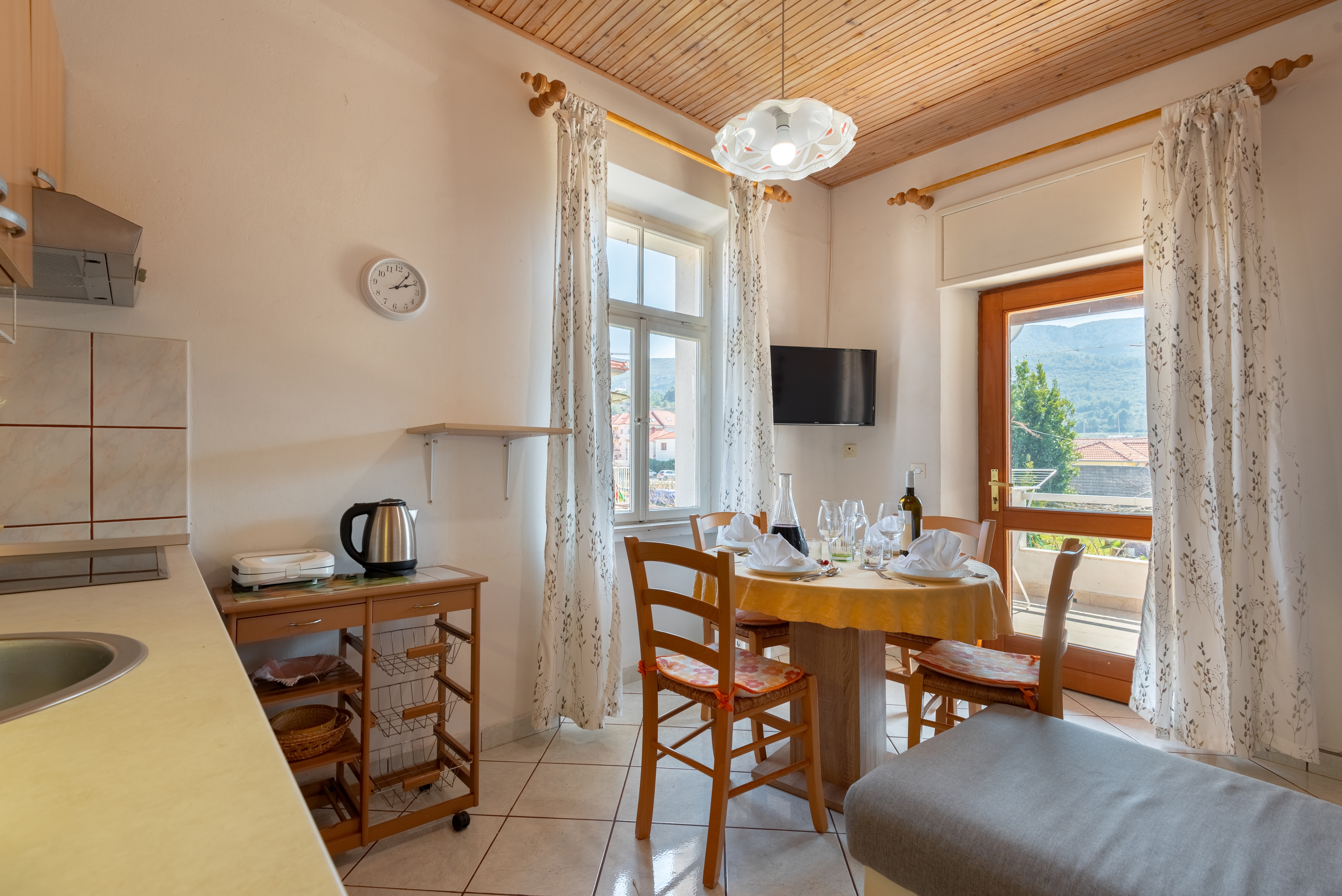 Two bedroom apartment with terrace Jelsa, Hvar (A-11319-a) Two bedroom apartment with terrace Jelsa, Hvar (A-11319-a)