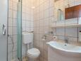 Jelsa, Baño in the studio-apartment, (pet friendly) y WiFi.