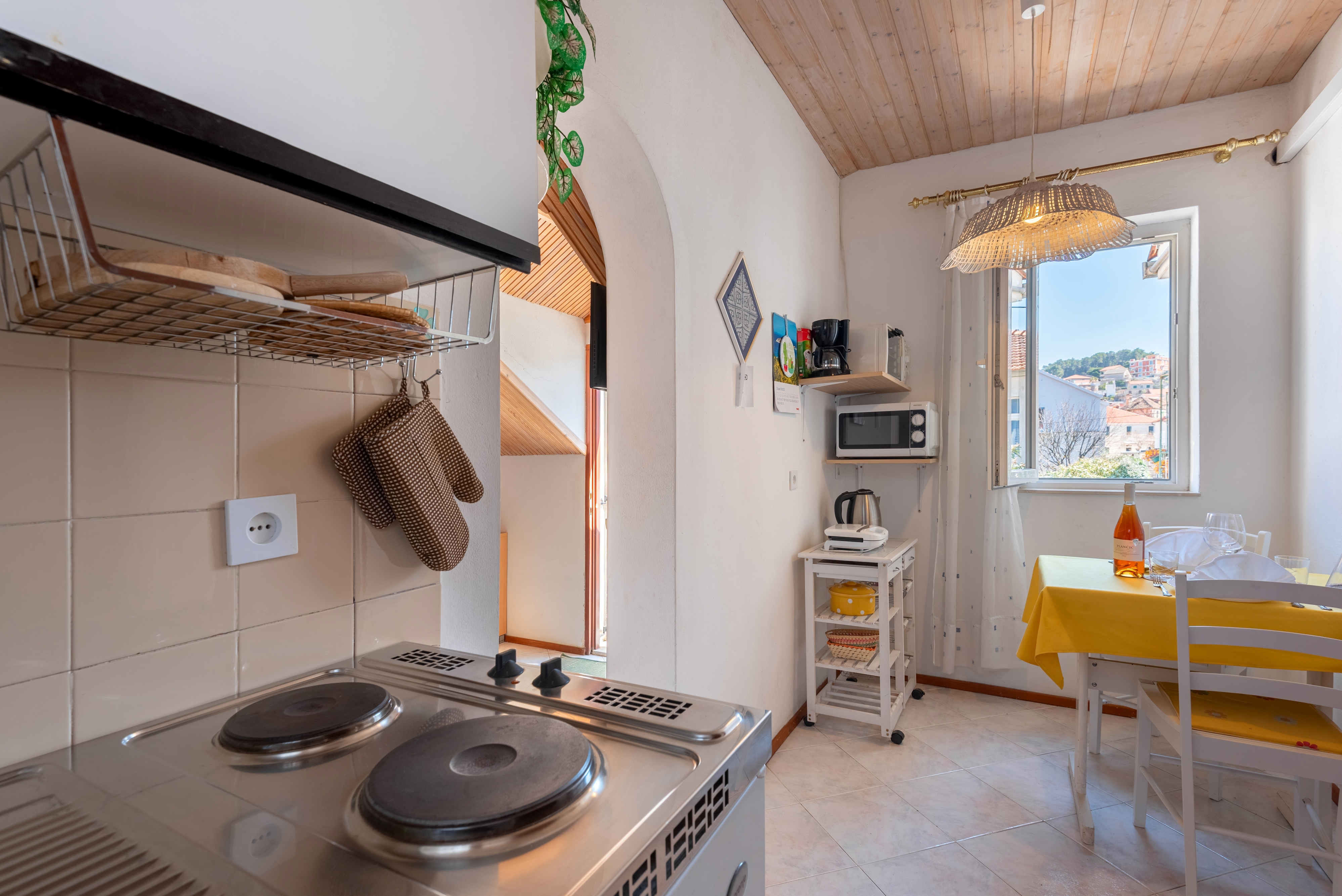 Studio flat with balcony Jelsa, Hvar (AS-11319-b) Studio flat with balcony Jelsa, Hvar (AS-11319-b)
