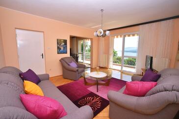 Rabac, Living room in the apartment, (pet friendly) and WiFi.