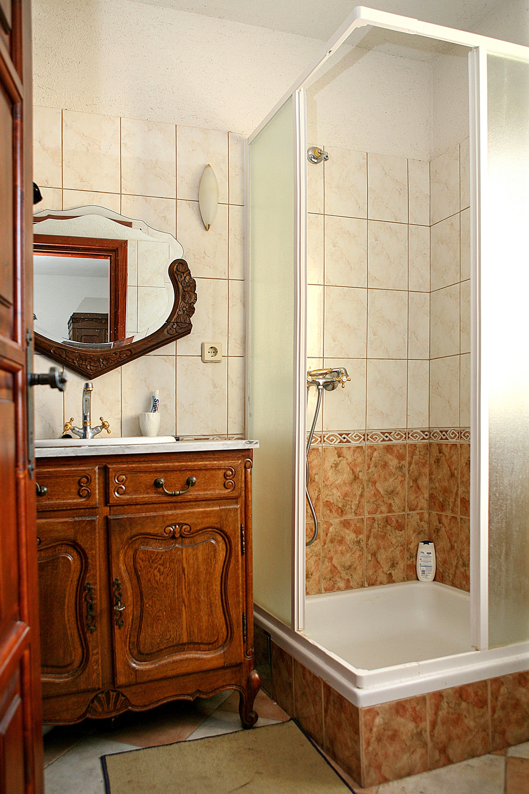 Comfortable and spacious house with terrace Bajići, Zagora  K