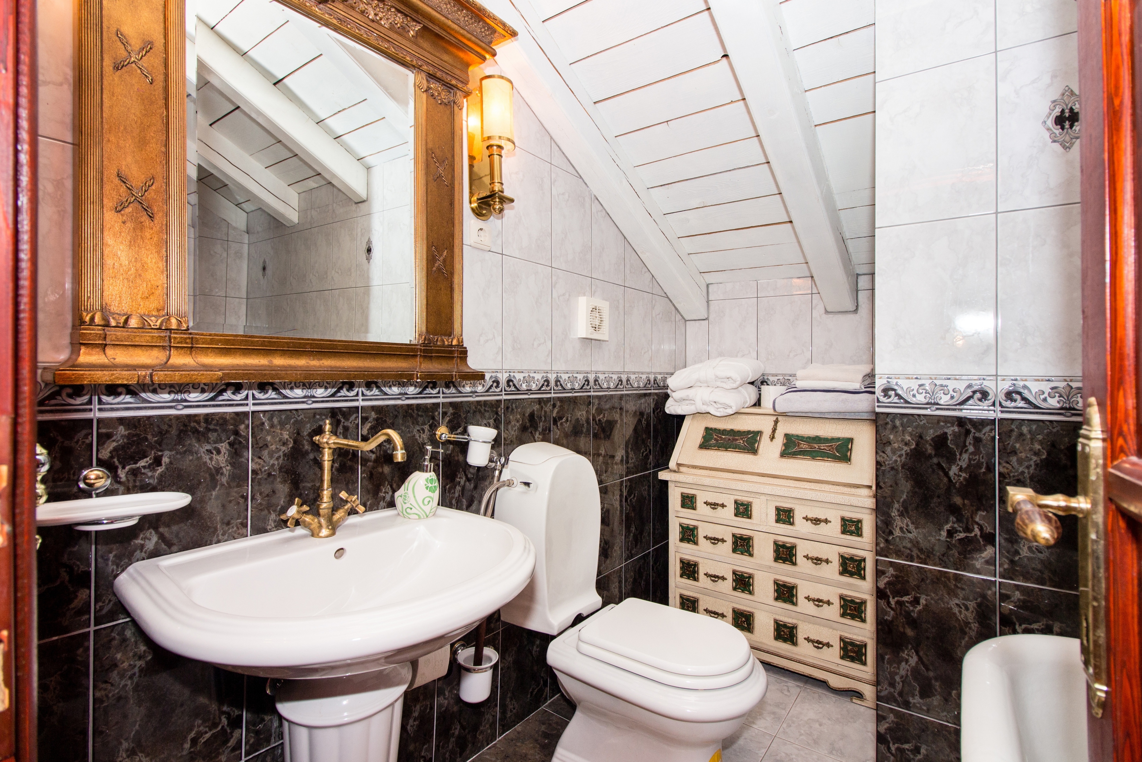 Comfortable and spacious house with terrace Bajići, Zagora  K