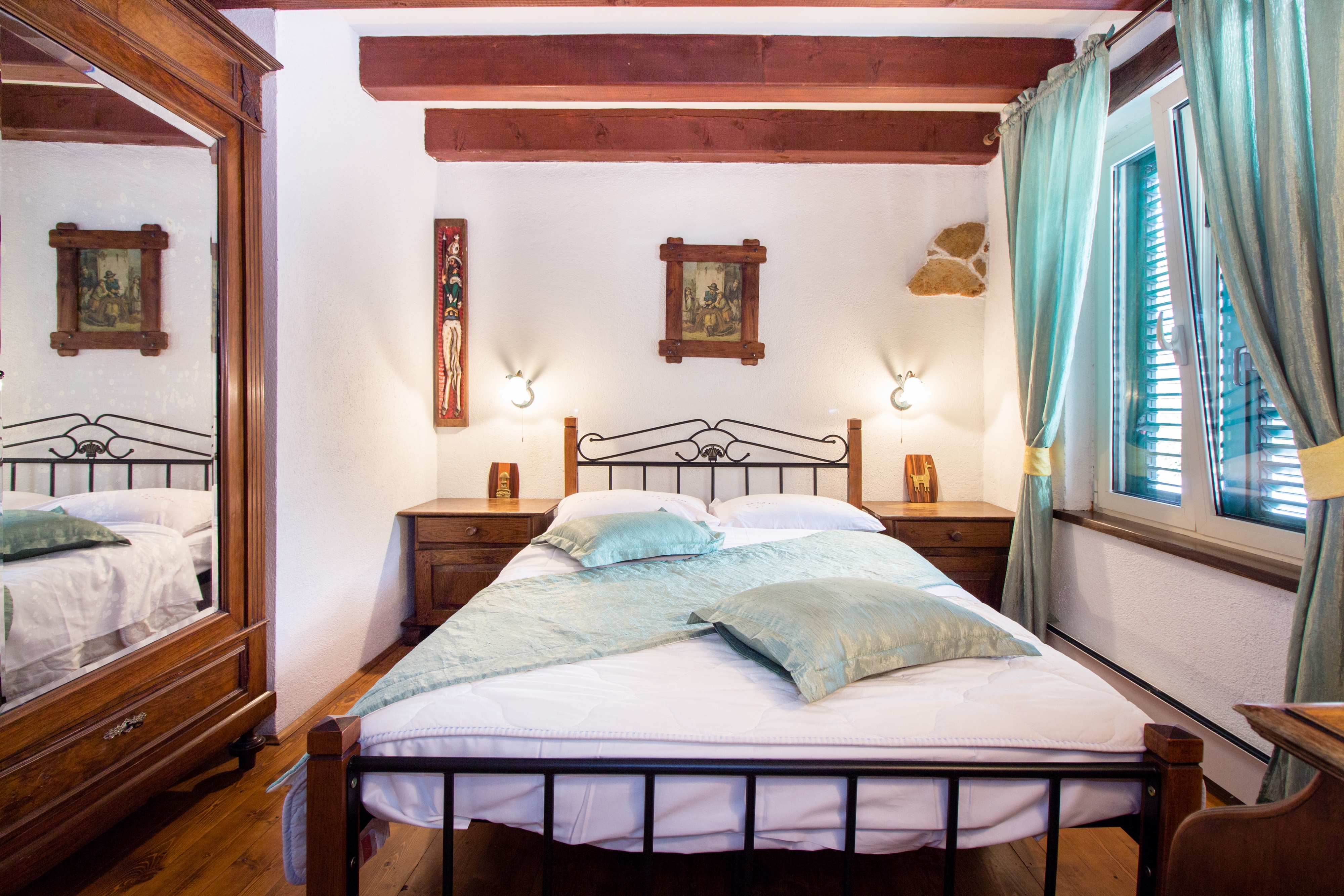 Comfortable and spacious house with terrace Bajići, Zagora  K