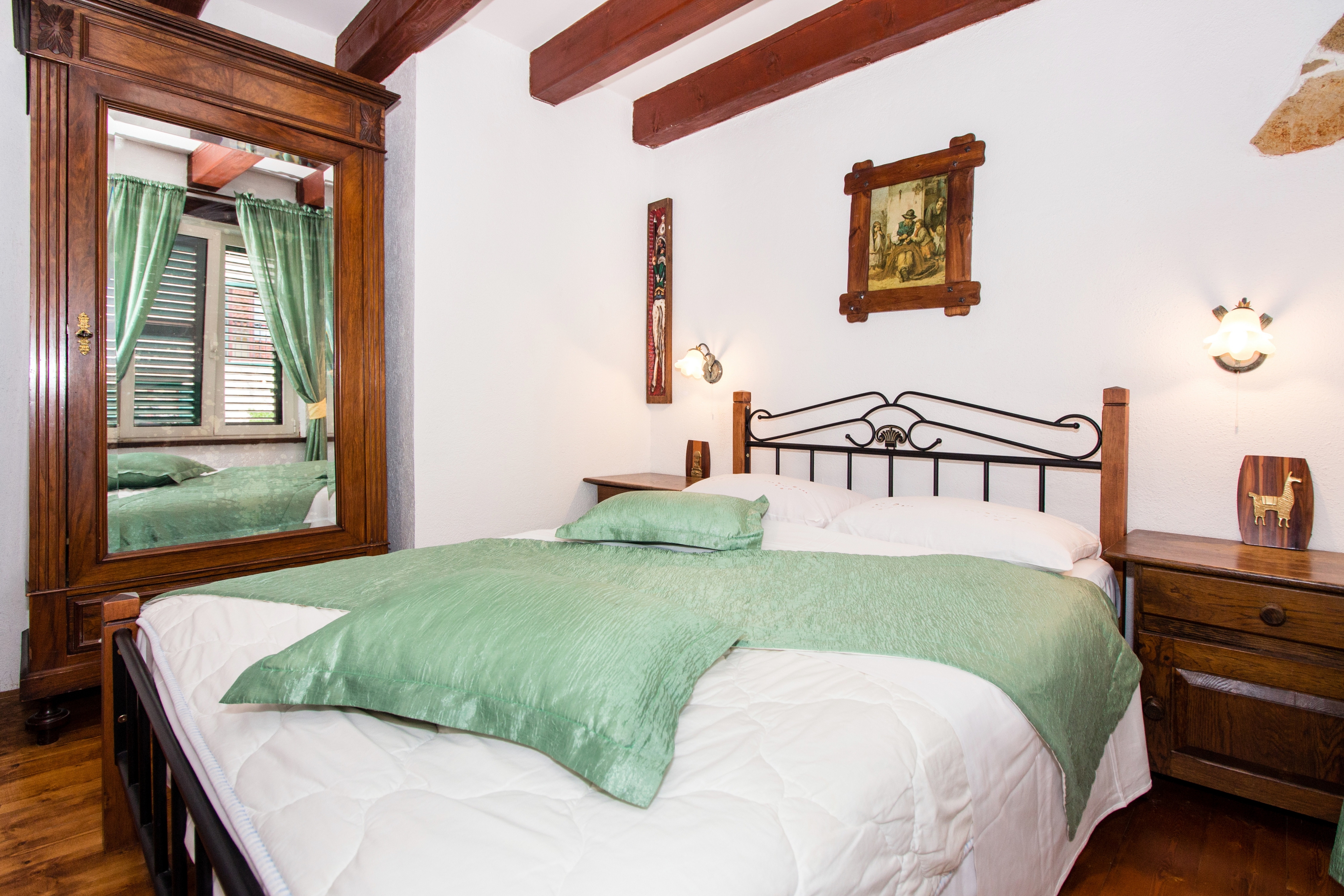 Comfortable and spacious house with terrace Bajići, Zagora  K