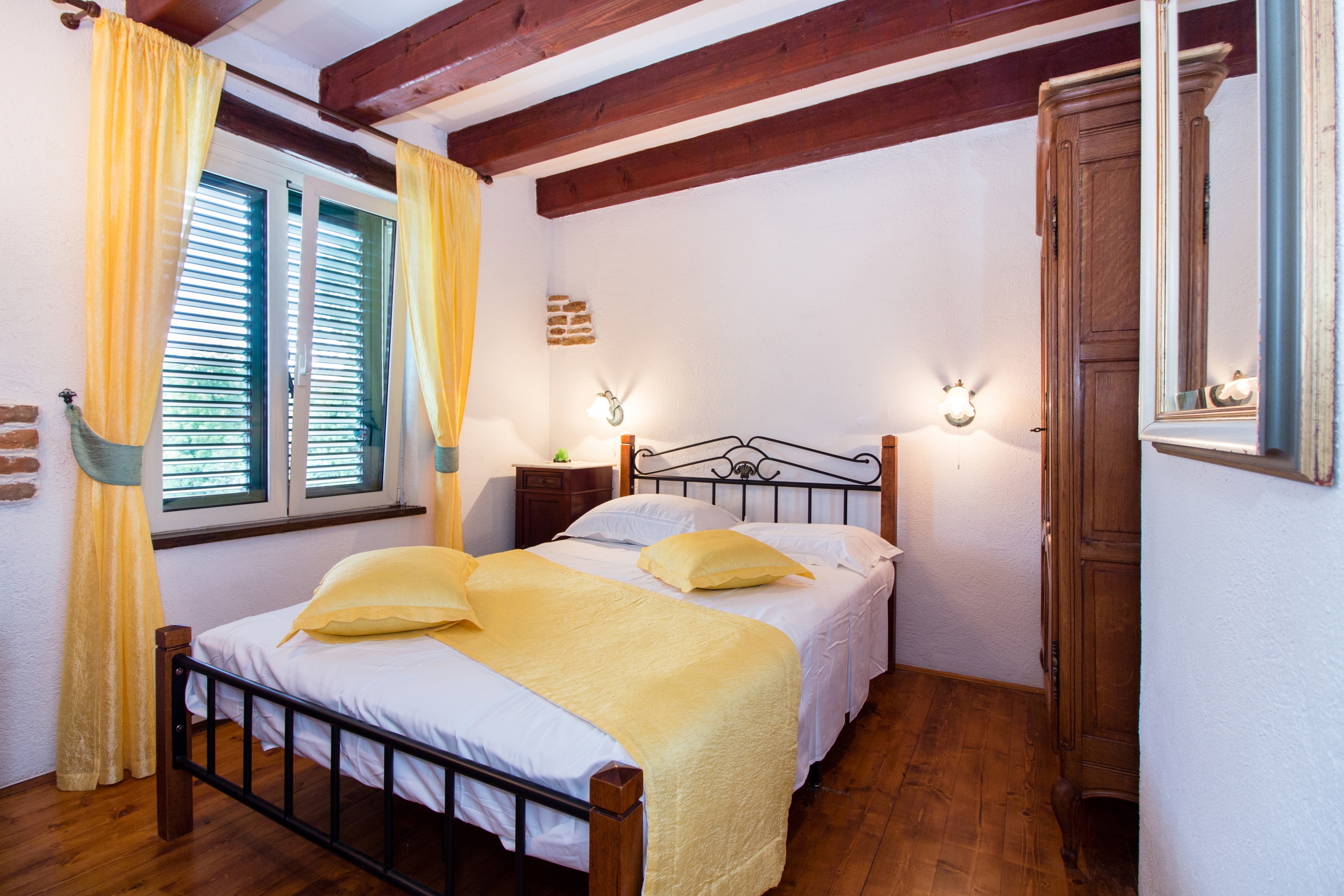 Comfortable and spacious house with terrace Bajići, Zagora  K