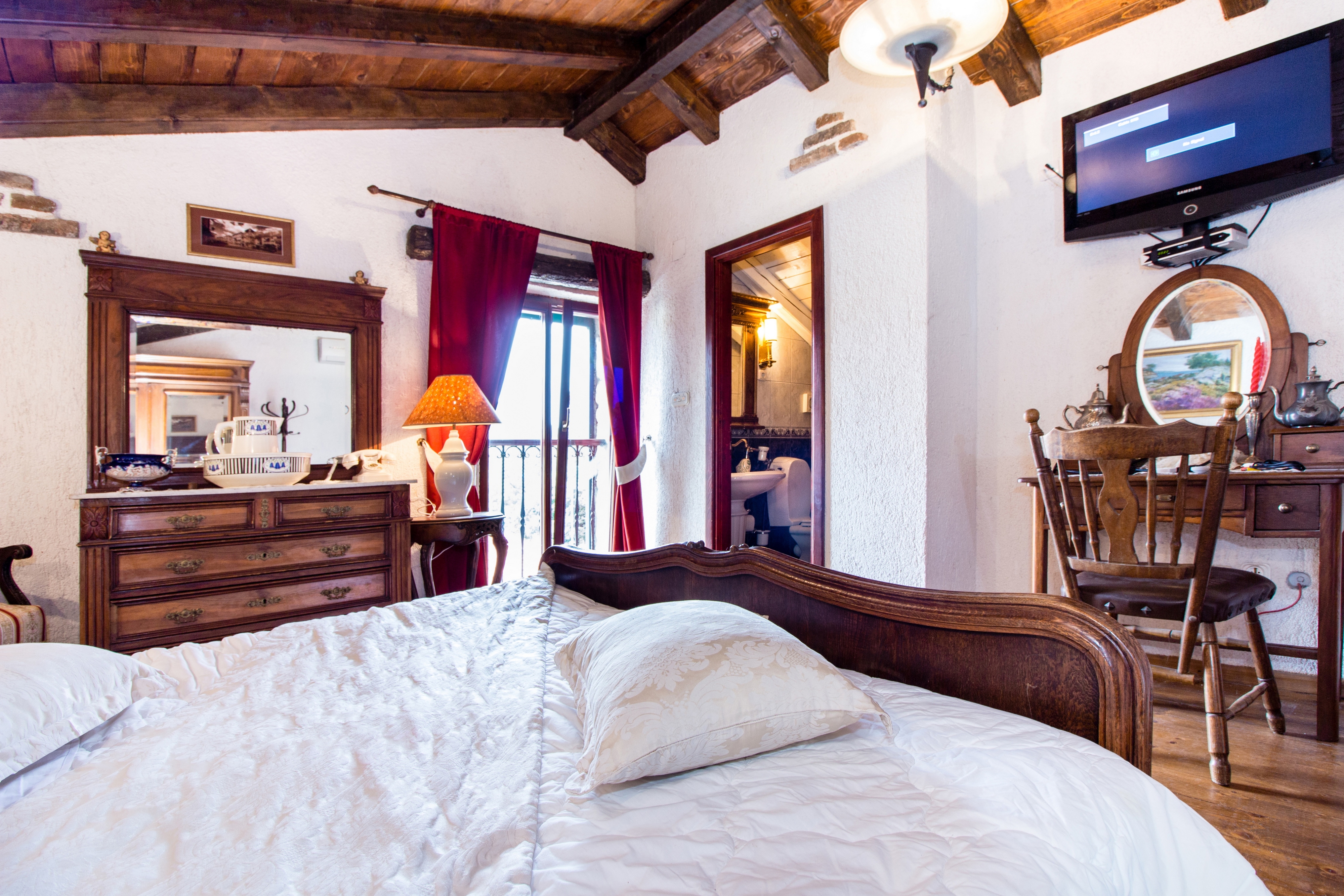 Comfortable and spacious house with terrace Bajići, Zagora  K