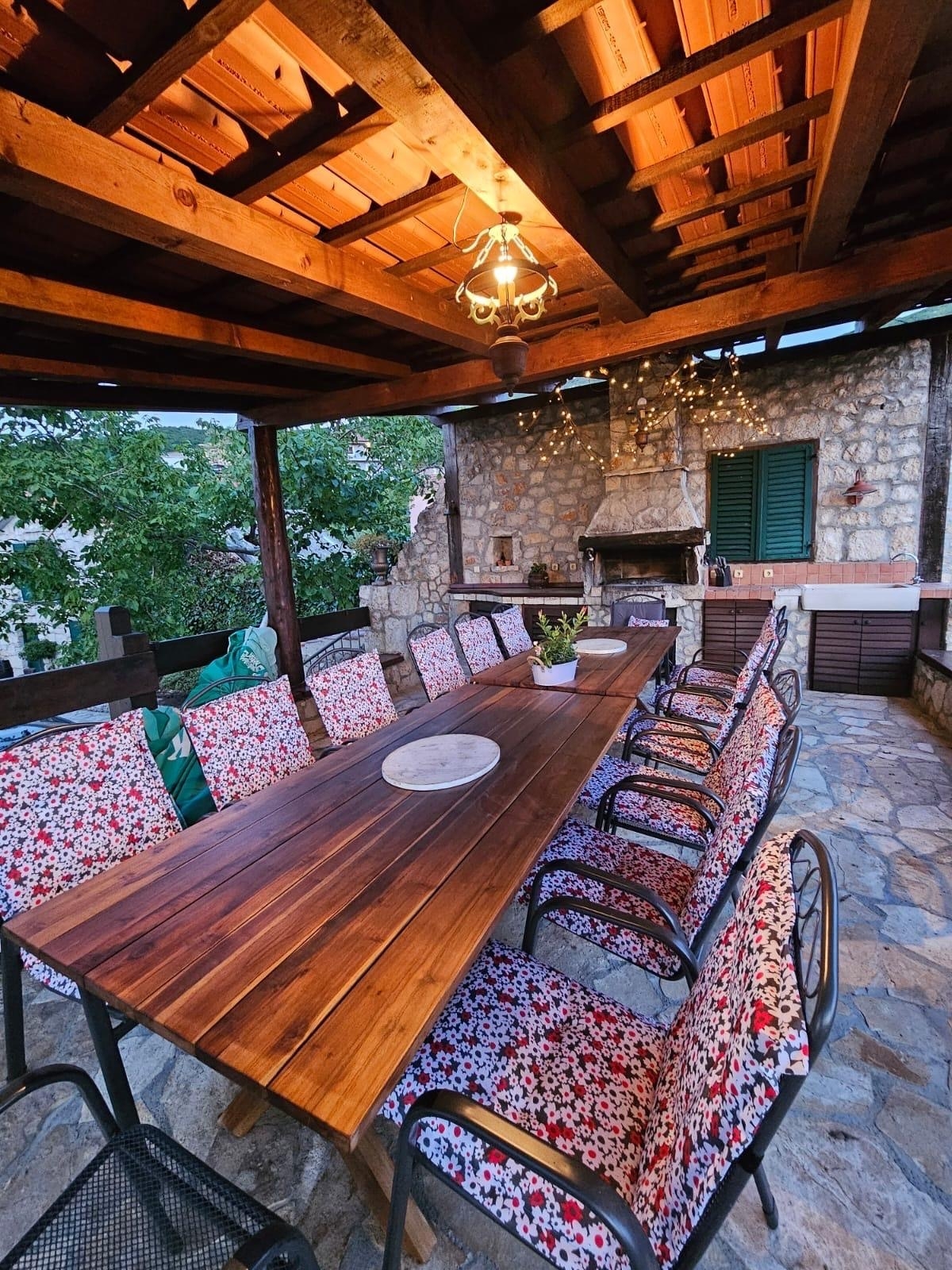 Comfortable and spacious house with terrace Bajići, Zagora  K