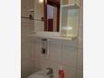 Gradac, Bathroom in the apartment, WiFi.