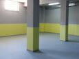 Parking lot Nemira, Omiš, Parking lot 11340 - Rooms near sea with pebble beach.