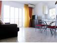 Obývací pokoj Ražanj, Obývací pokoj v ubytování typu apartment, s klimatizací a WiFi.