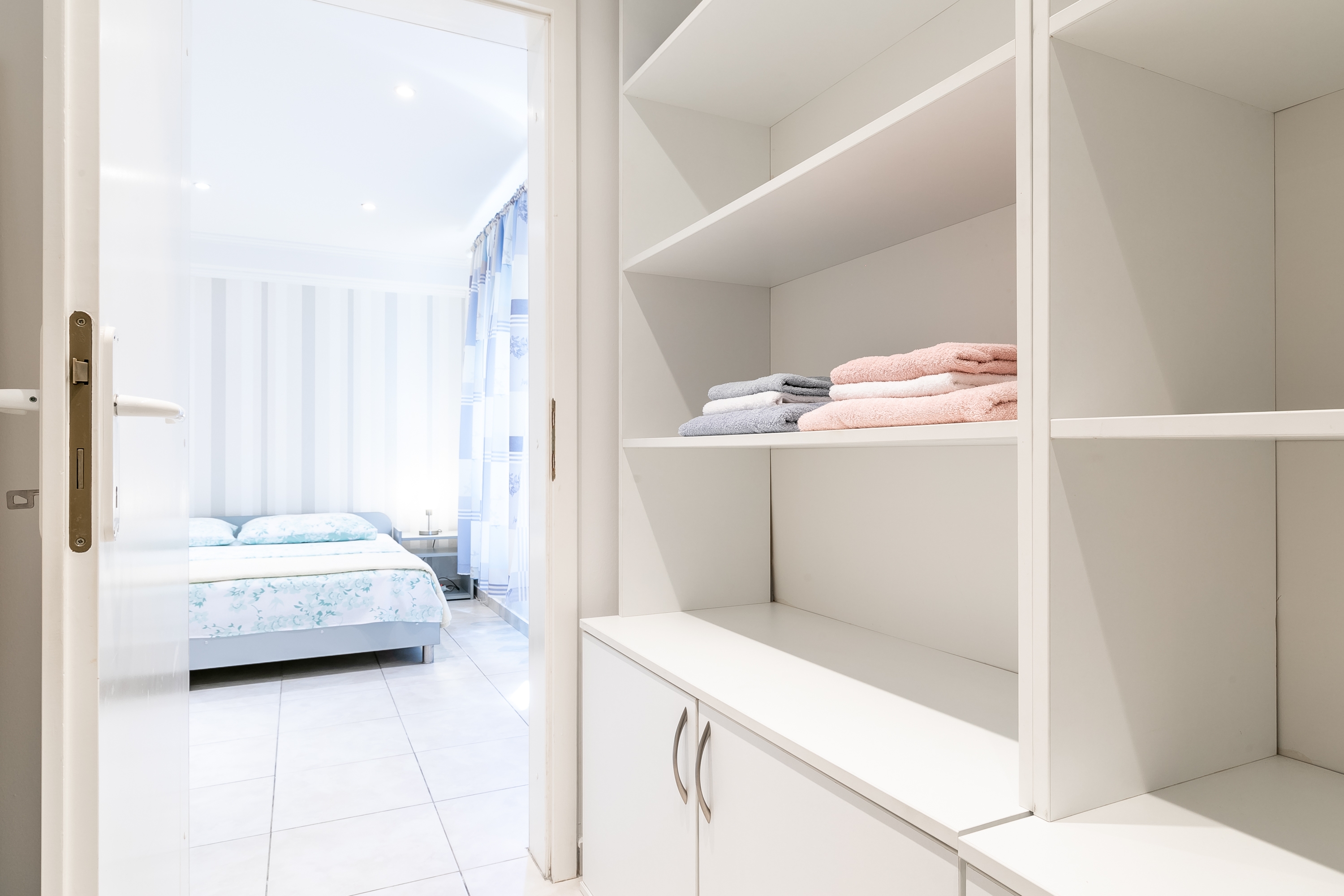 Three bedroom apartment near beach Cove Nova, Korčula  A-a