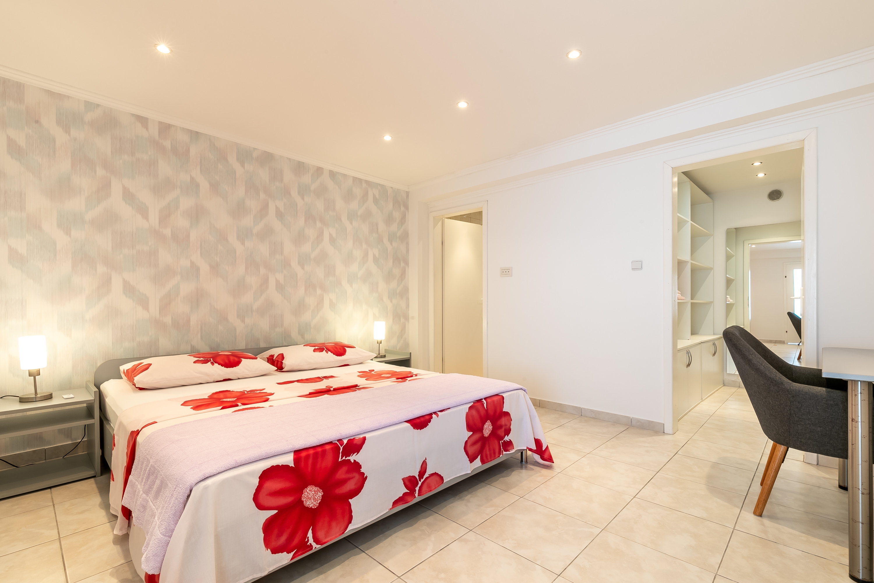 Three bedroom apartment near beach Cove Nova, Korčula  A-a