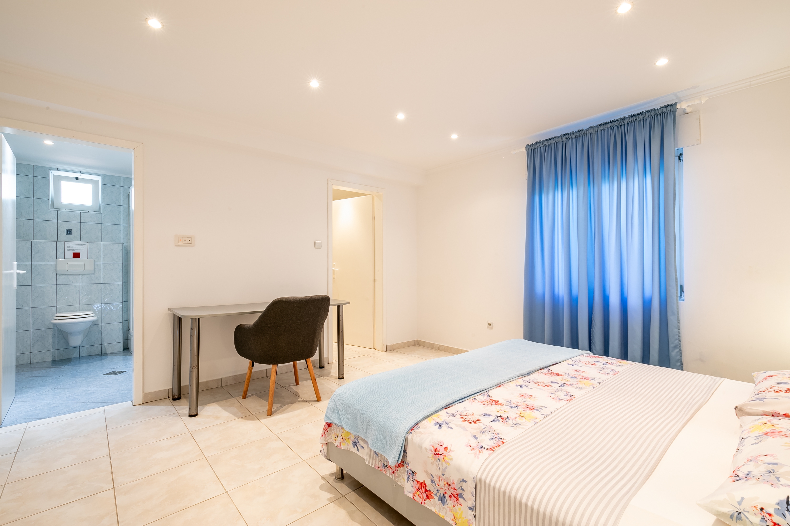 Three bedroom apartment near beach Cove Nova, Korčula  A-a