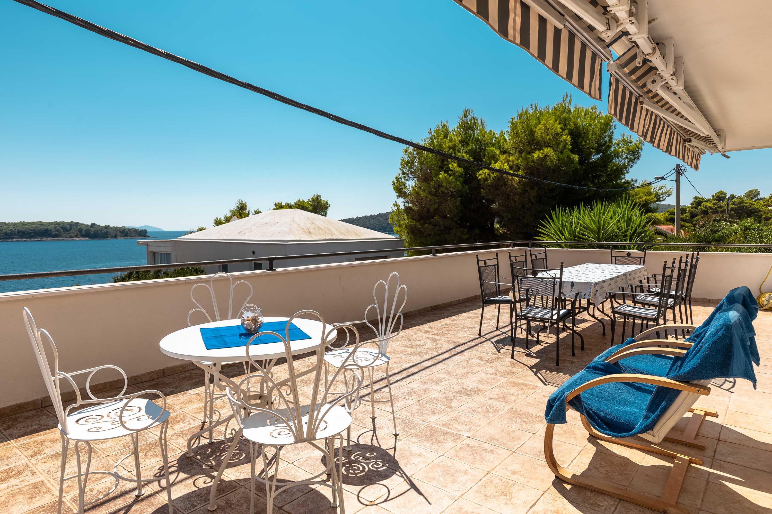 Three bedroom apartment near beach Cove Nova, Korčula  A-a