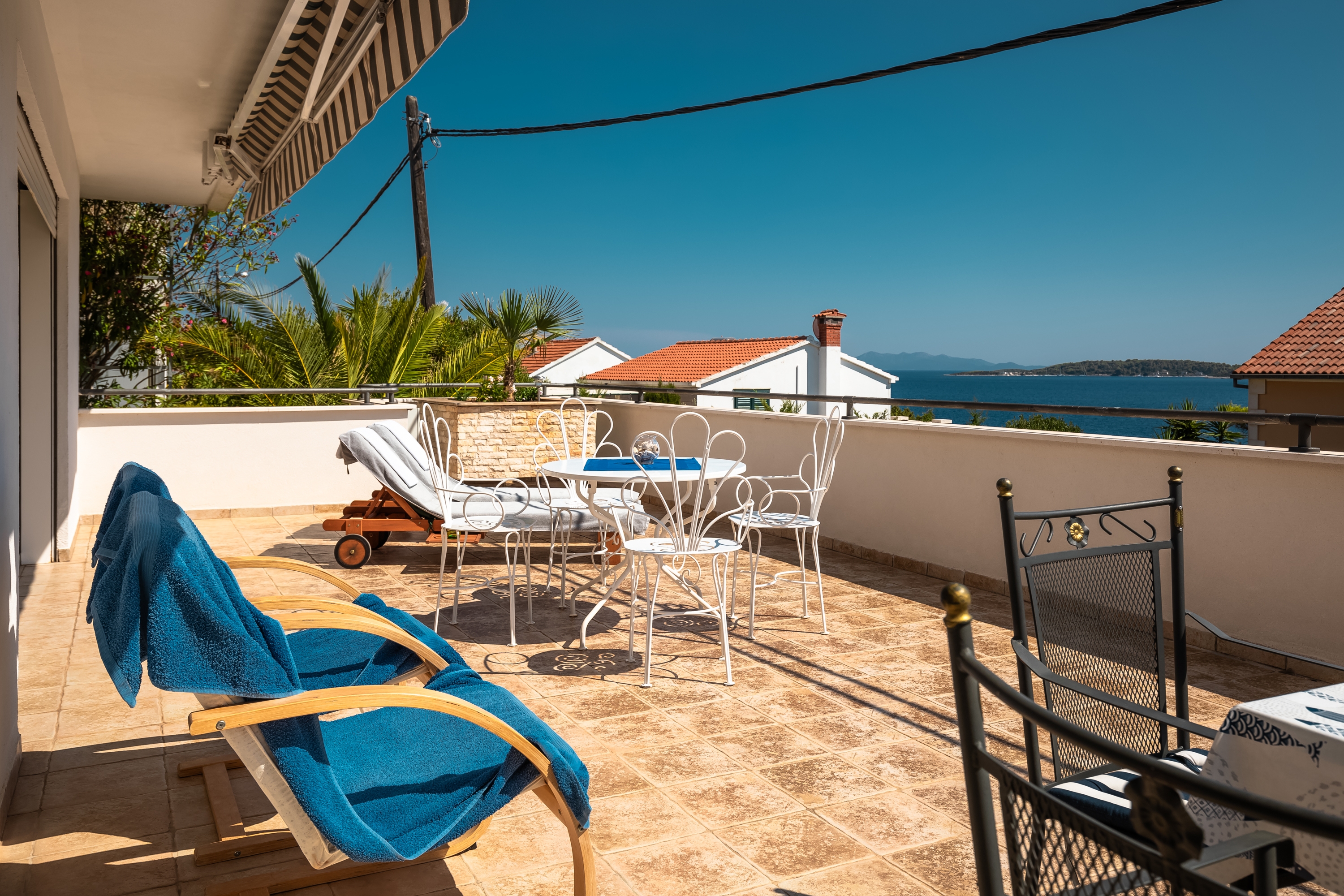 Three bedroom apartment near beach Cove Nova, Korčula  A-a