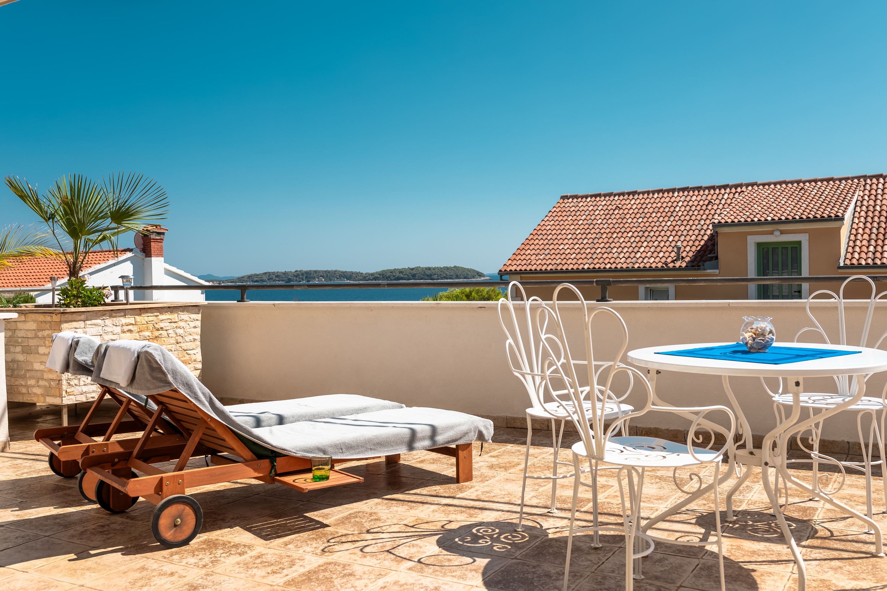 Three bedroom apartment near beach Cove Nova, Korčula  A-a