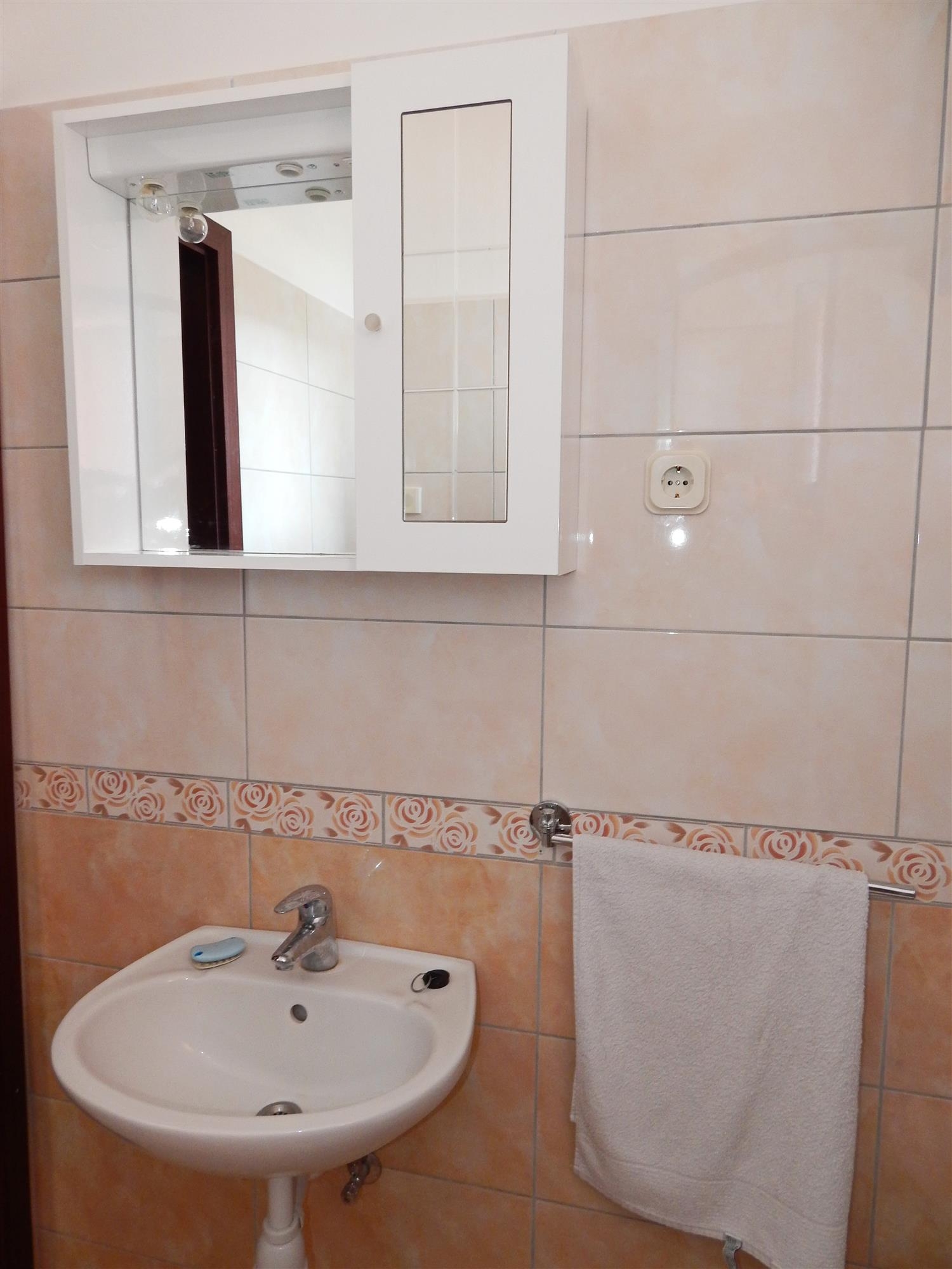 Two bedroom apartment with balcony and sea view Pag  A-e