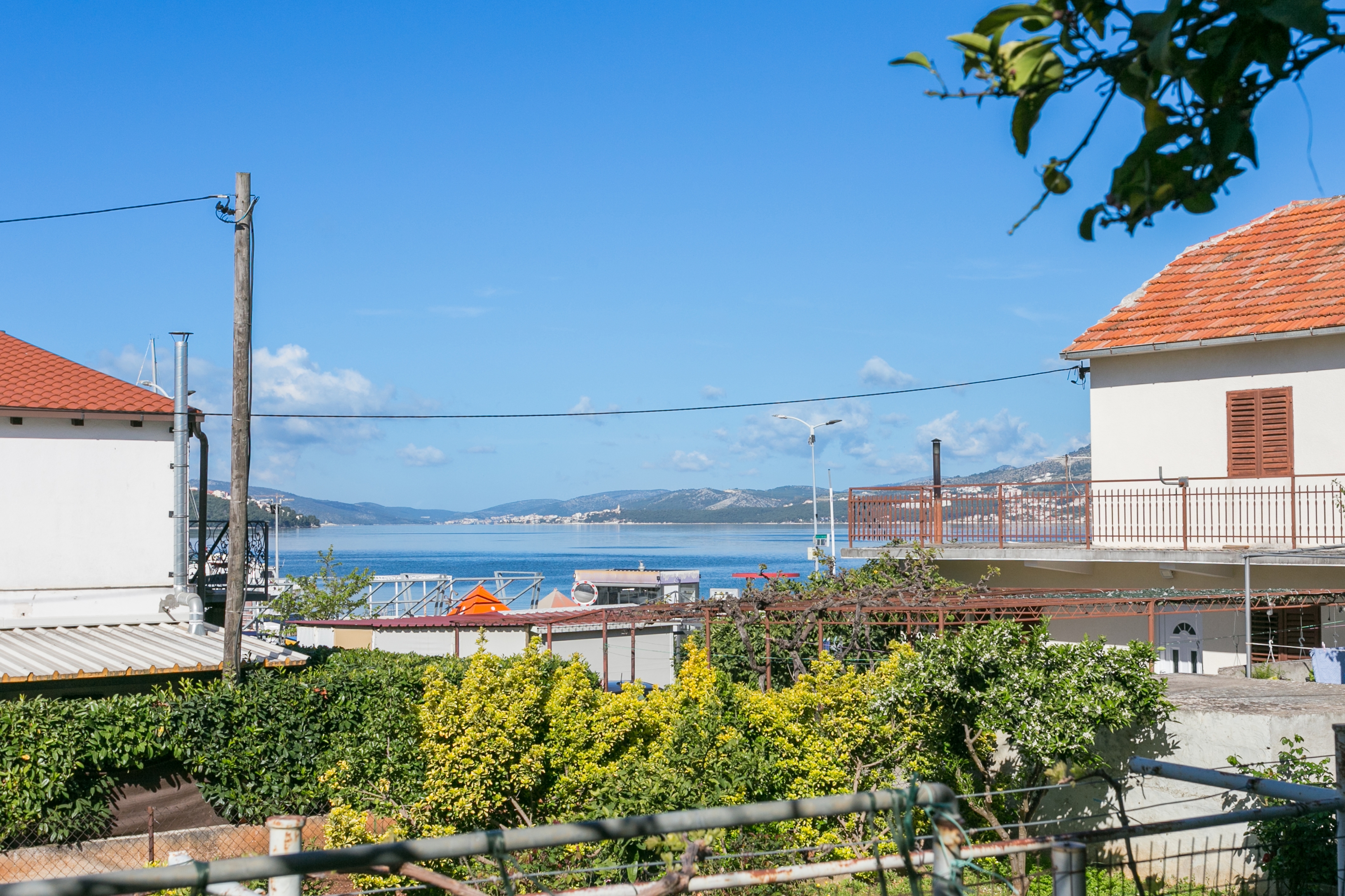 Studio flat with terrace and sea view Okrug Gornji, Čiovo  AS-a