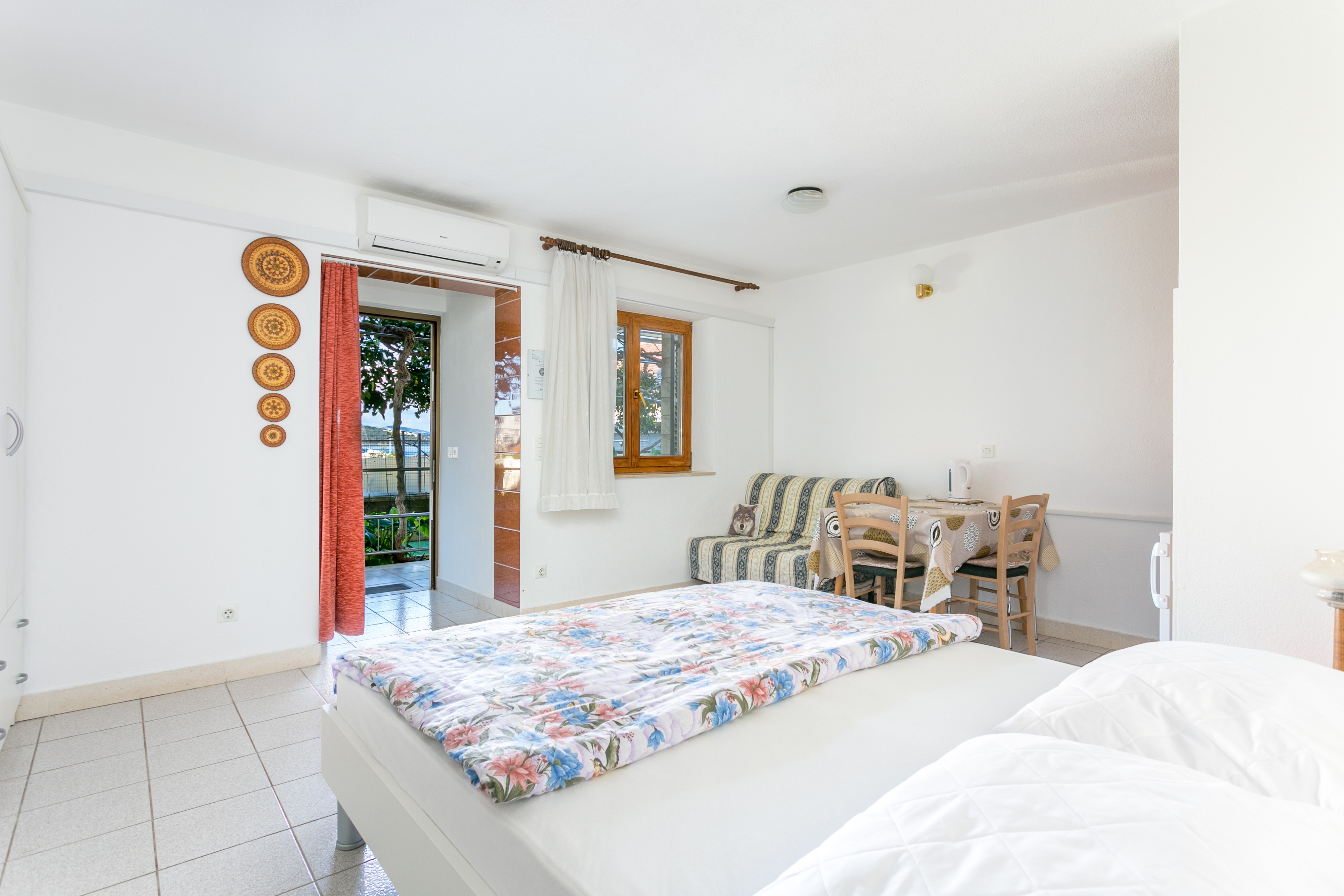 Studio flat with terrace Okrug Gornji, Čiovo (AS-11374-b) Studio flat with terrace Okrug Gornji, Čiovo (AS-11374-b)