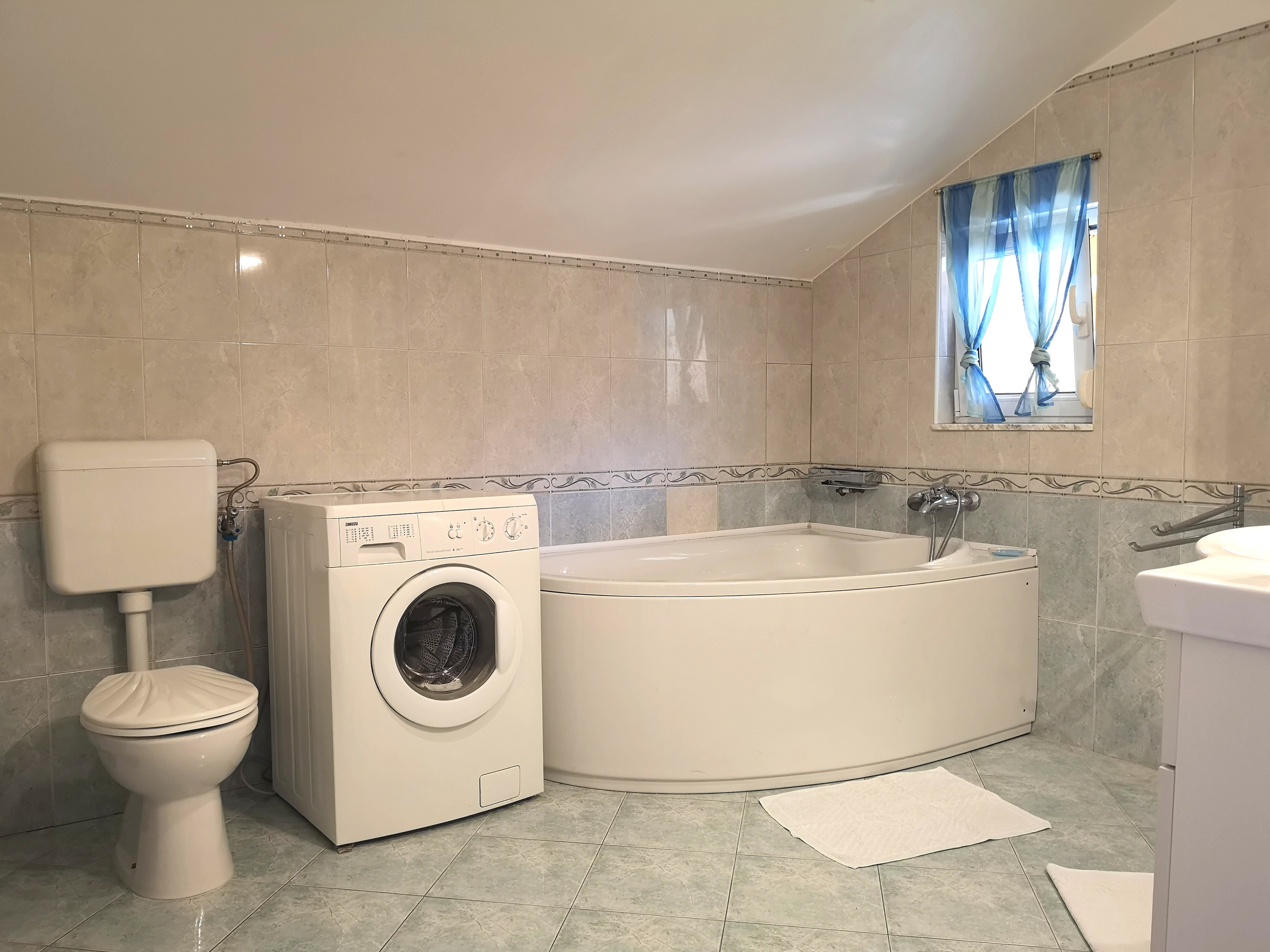 Two bedroom apartment with terrace Banjol, Rab  A-a