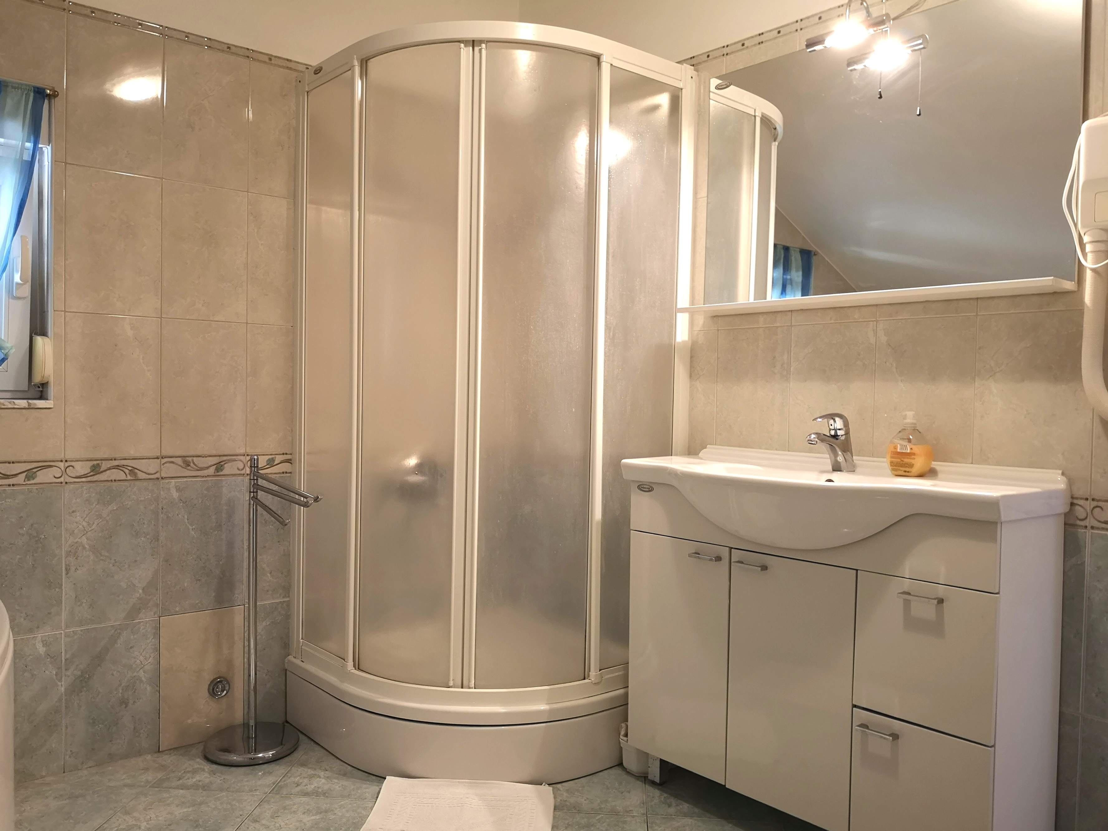 Two bedroom apartment with terrace Banjol, Rab  A-a