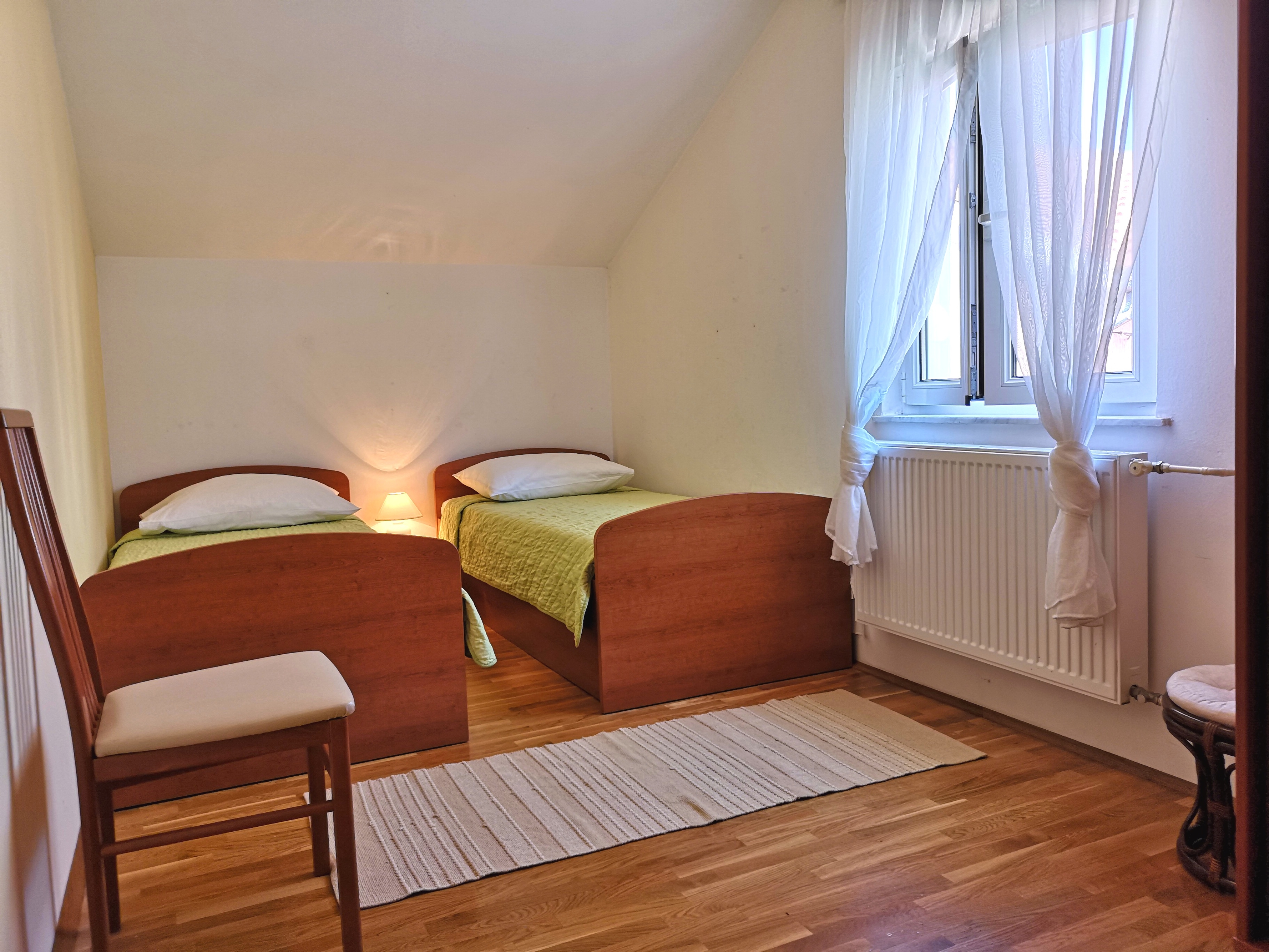 Two bedroom apartment with terrace Banjol, Rab  A-a