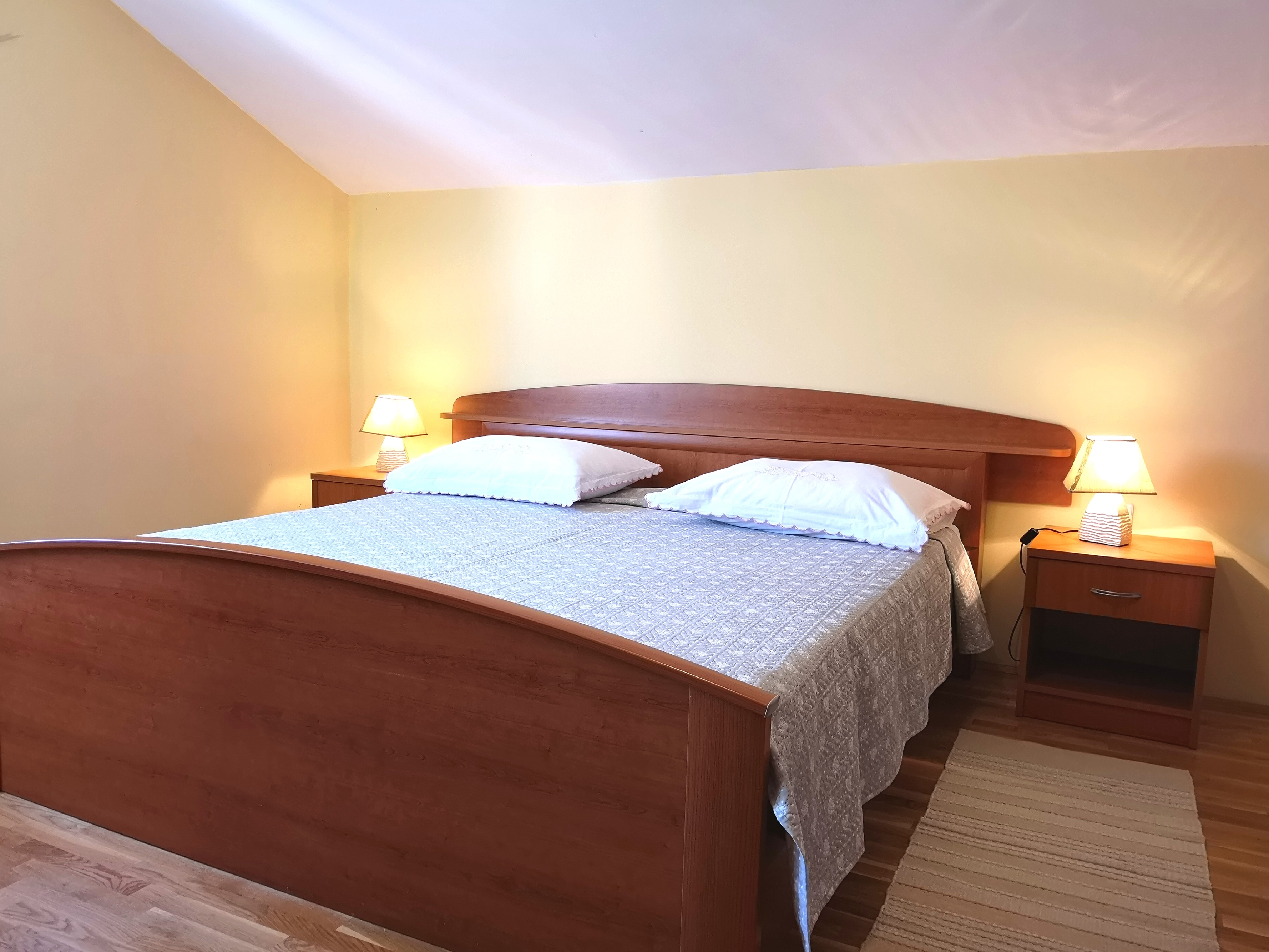 Two bedroom apartment with terrace Banjol, Rab  A-a