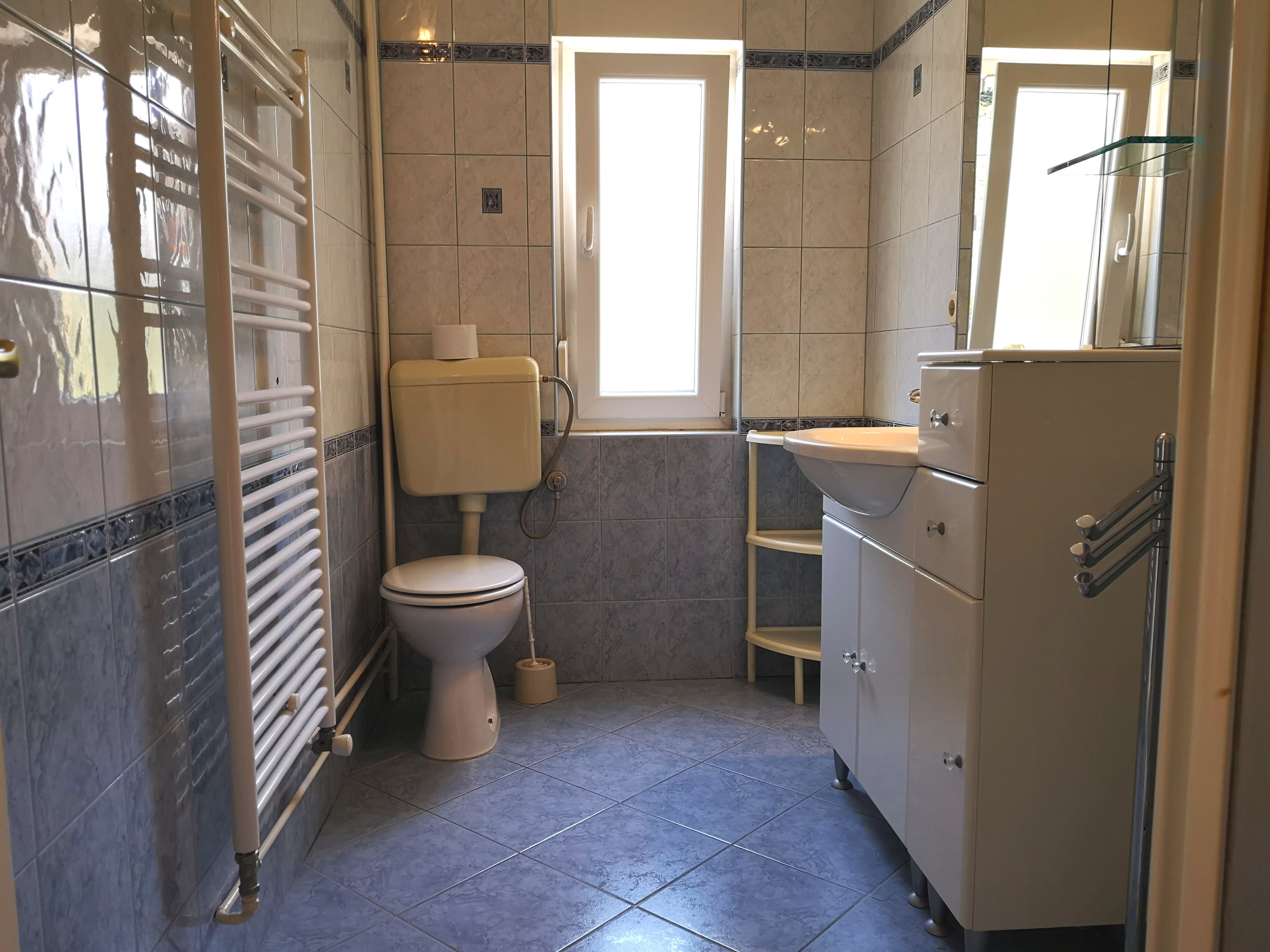 Two bedroom apartment with terrace Banjol, Rab  A-b