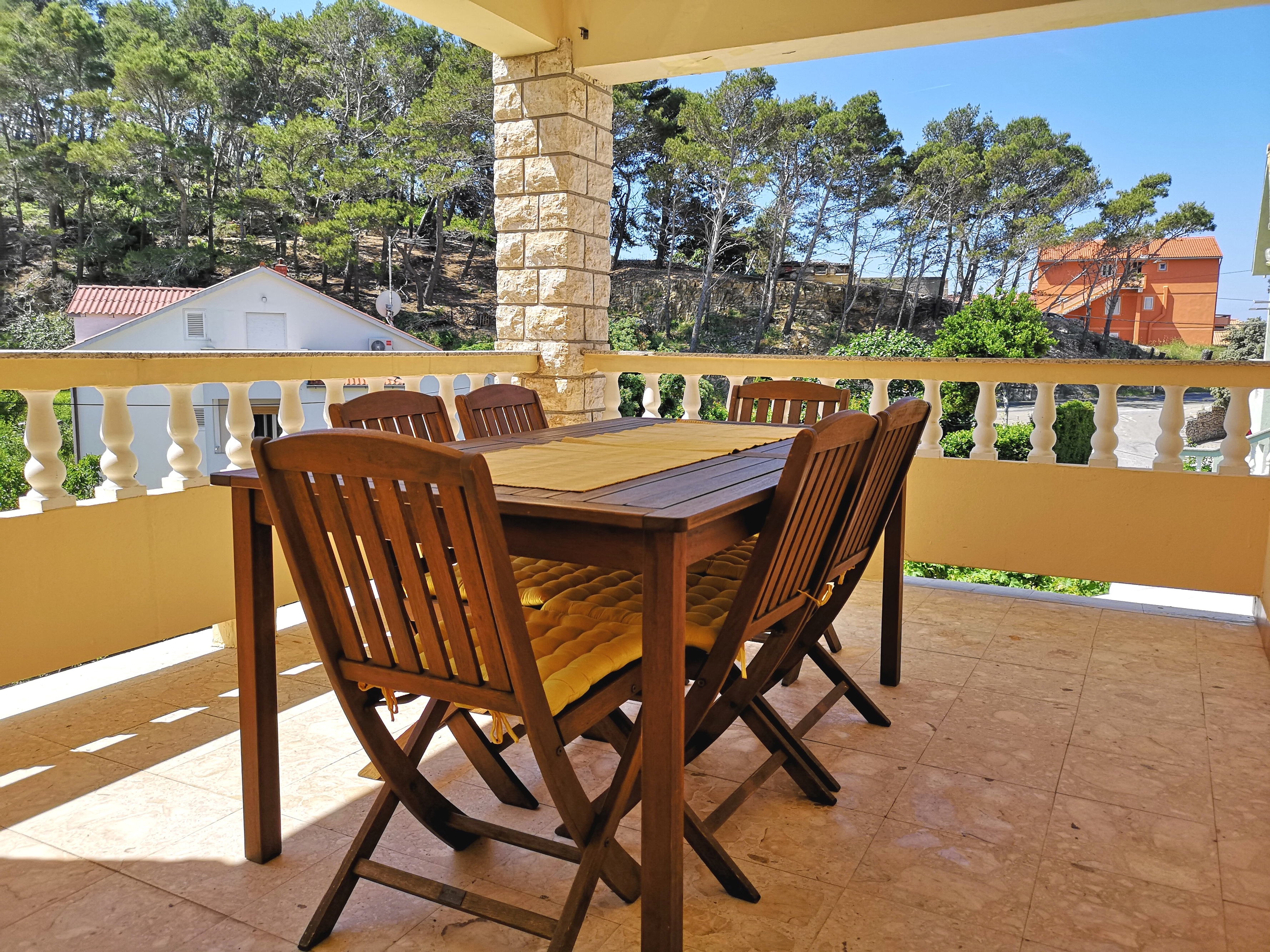 Two bedroom apartment with terrace Banjol, Rab (A-11382-b)