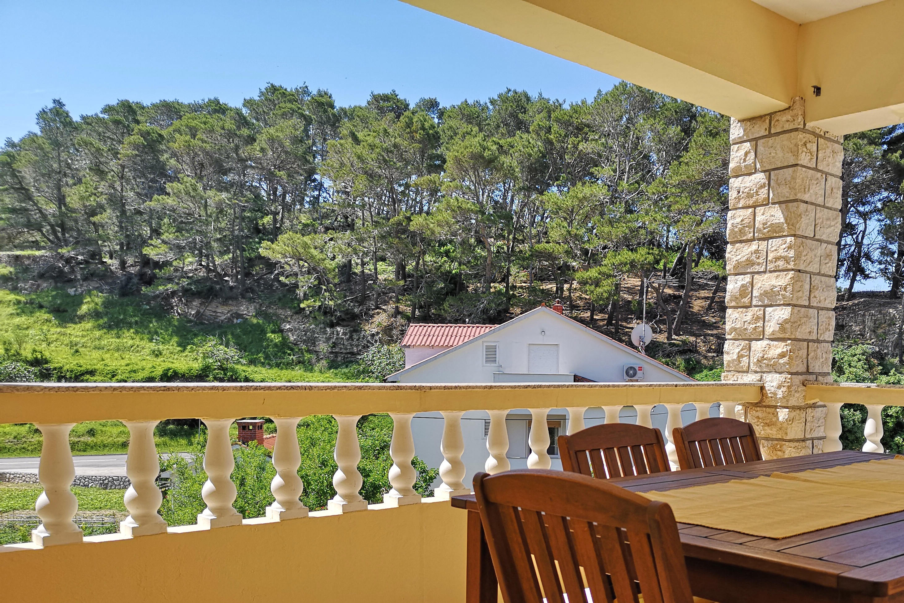 Two bedroom apartment with terrace Banjol, Rab  A-b