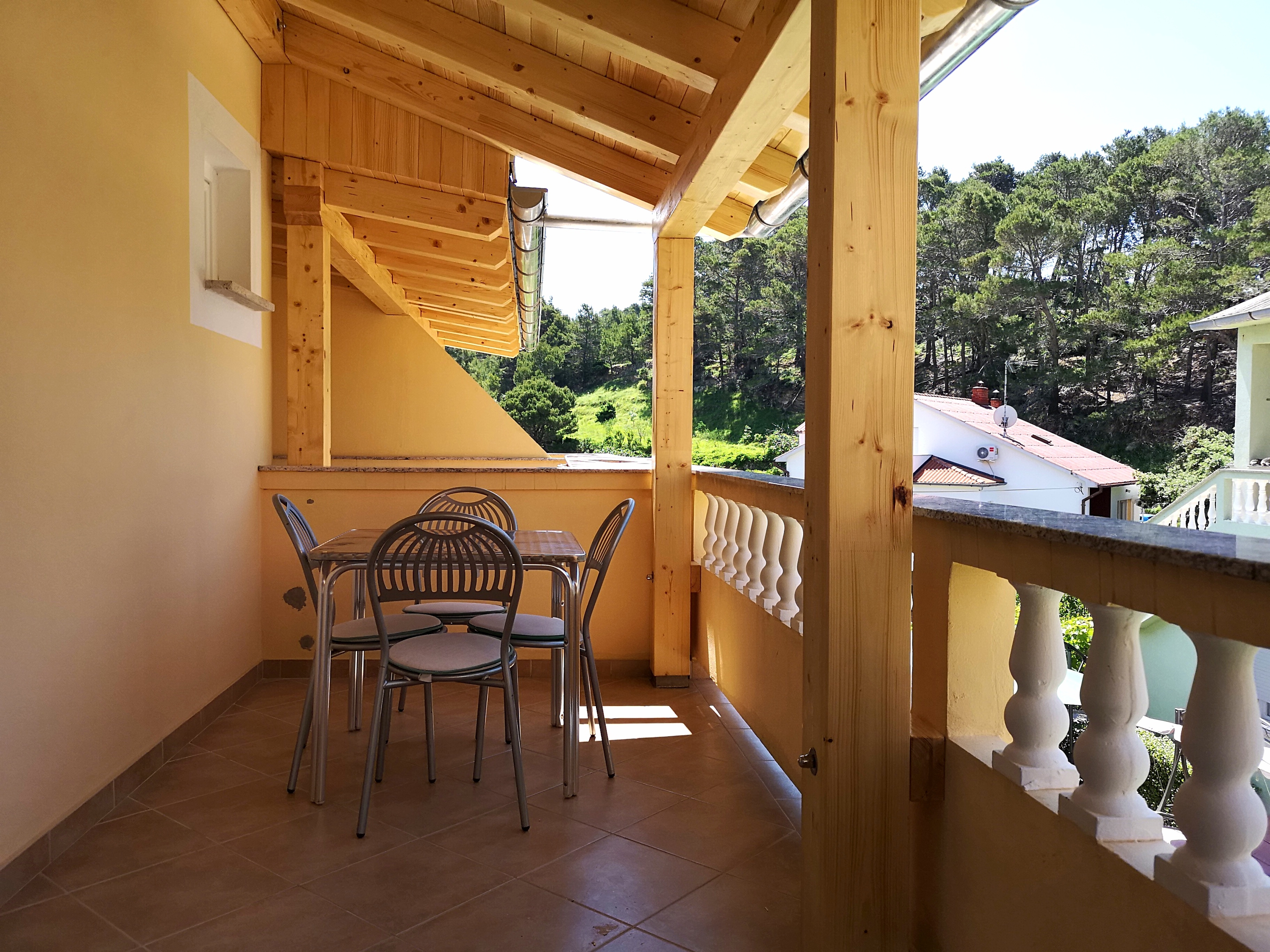 Two bedroom apartment with terrace Banjol, Rab  A-d