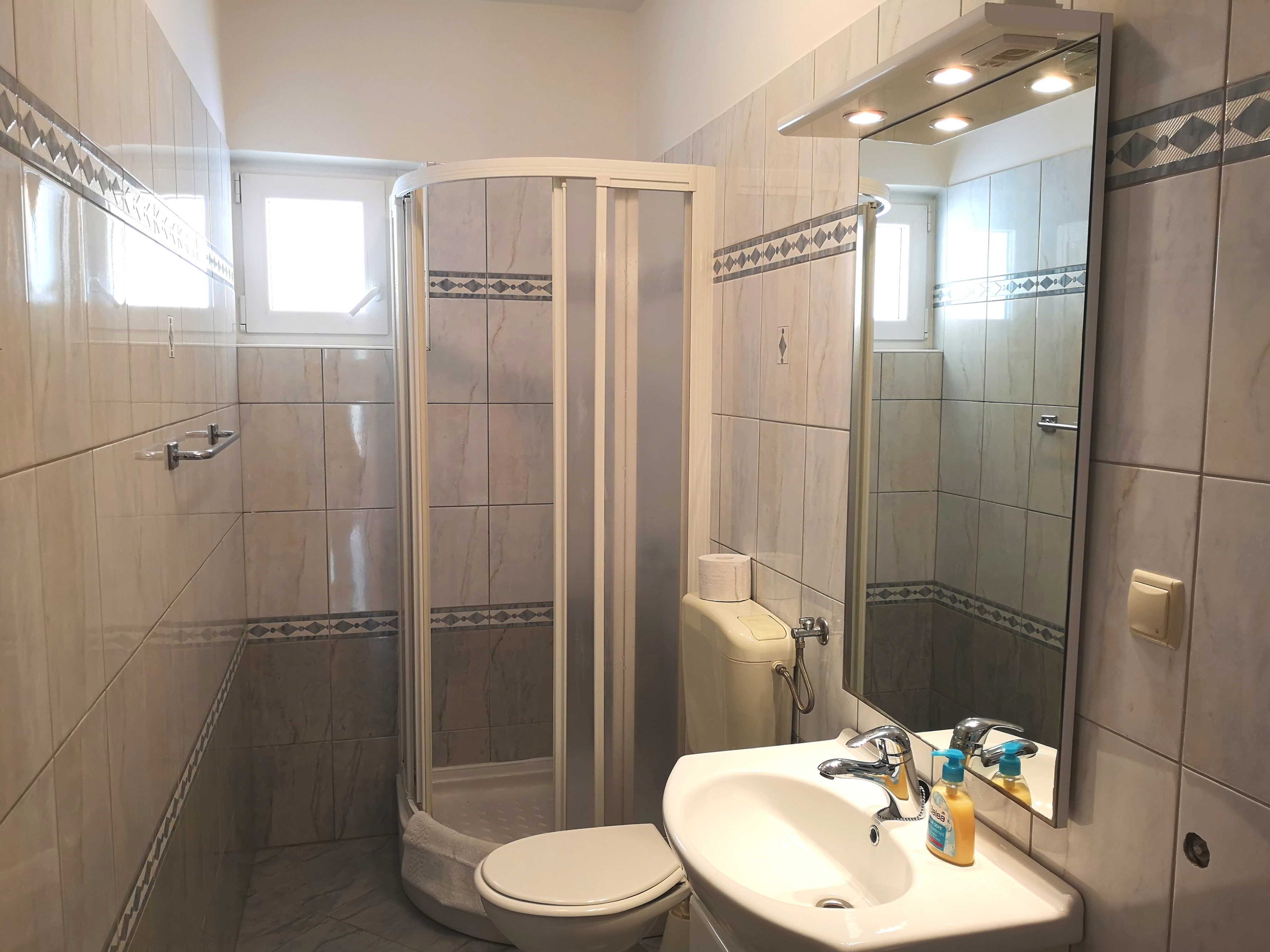 Two bedroom apartment with terrace Banjol, Rab  A-d
