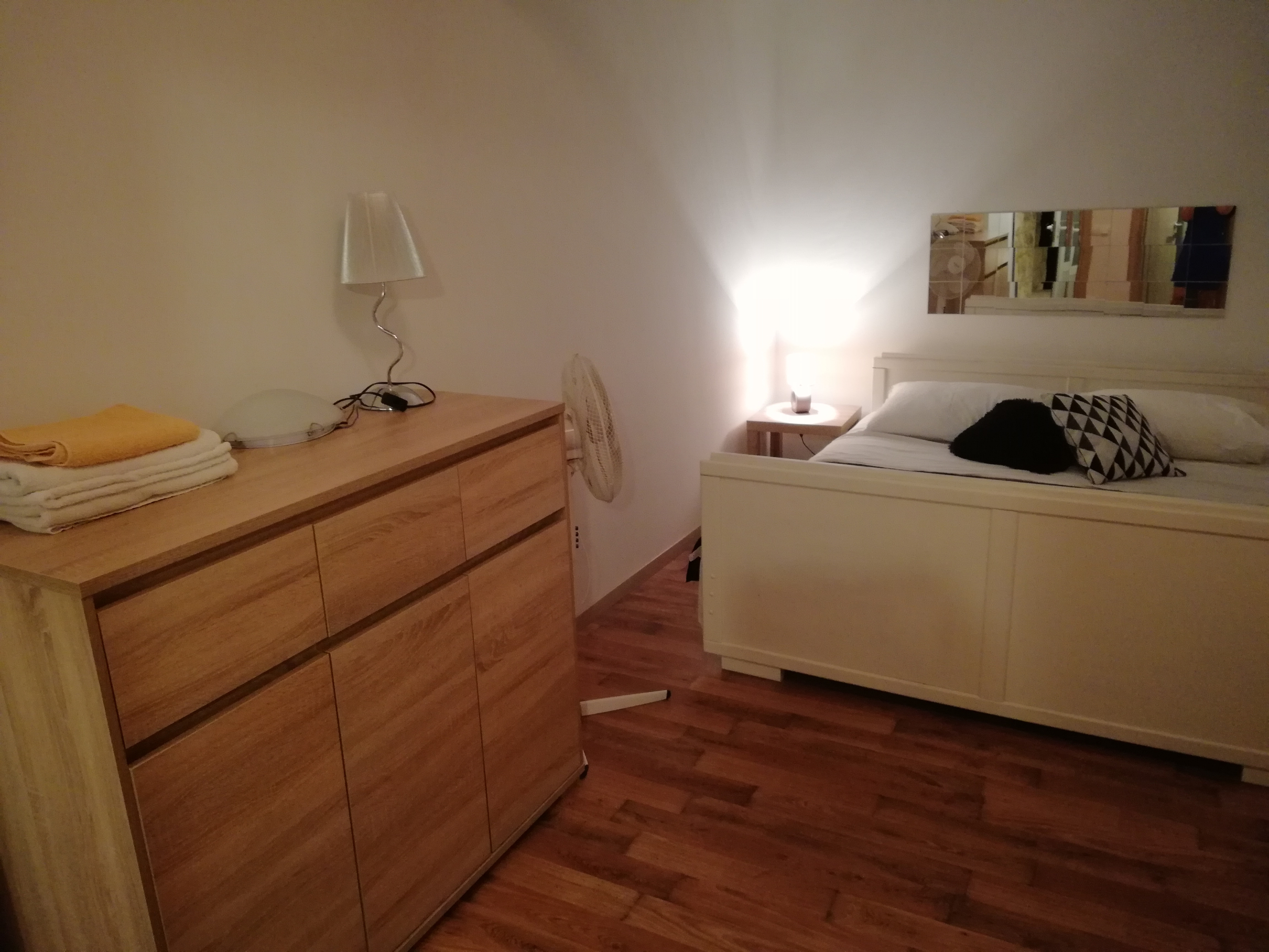 Four bedroom apartment with terrace and sea view Sumartin, Brač  A-a