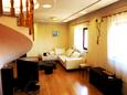 Sumartin, Obývací pokoj v ubytování typu apartment, domácí mazlíčci povoleni a WiFi.
