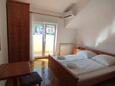 Slatine, Bedroom 1 in the apartment, air condition available and WiFi.