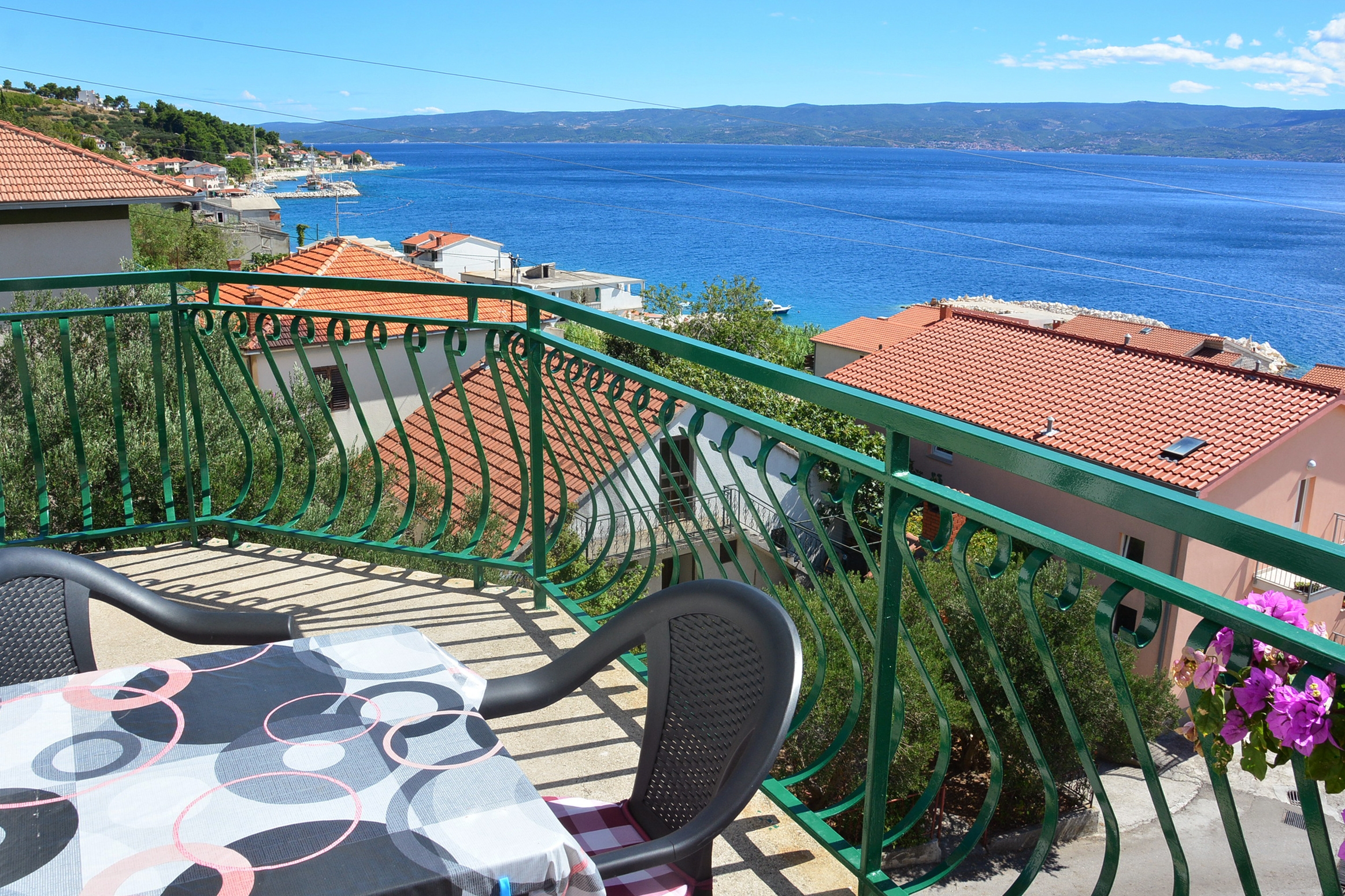 Three bedroom apartment with terrace and sea view Suhi Potok, Omiš (A-11401-a) Three bedroom apartment with terrace and sea view Suhi Potok, Omiš (A-11401-a)