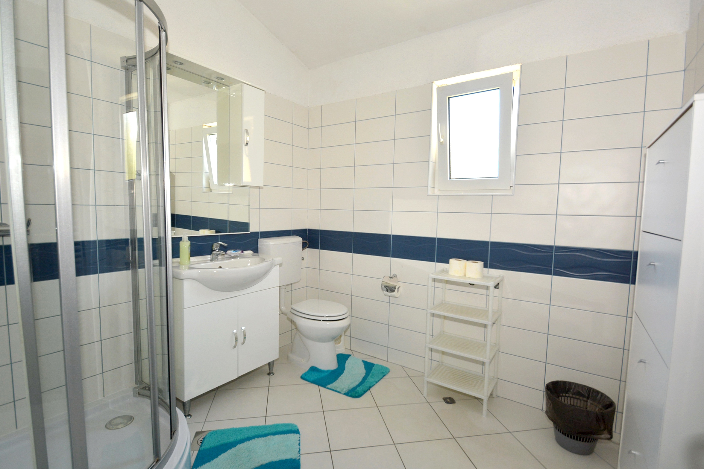 Three bedroom apartment with terrace and sea view Suhi Potok, Omiš  A-a