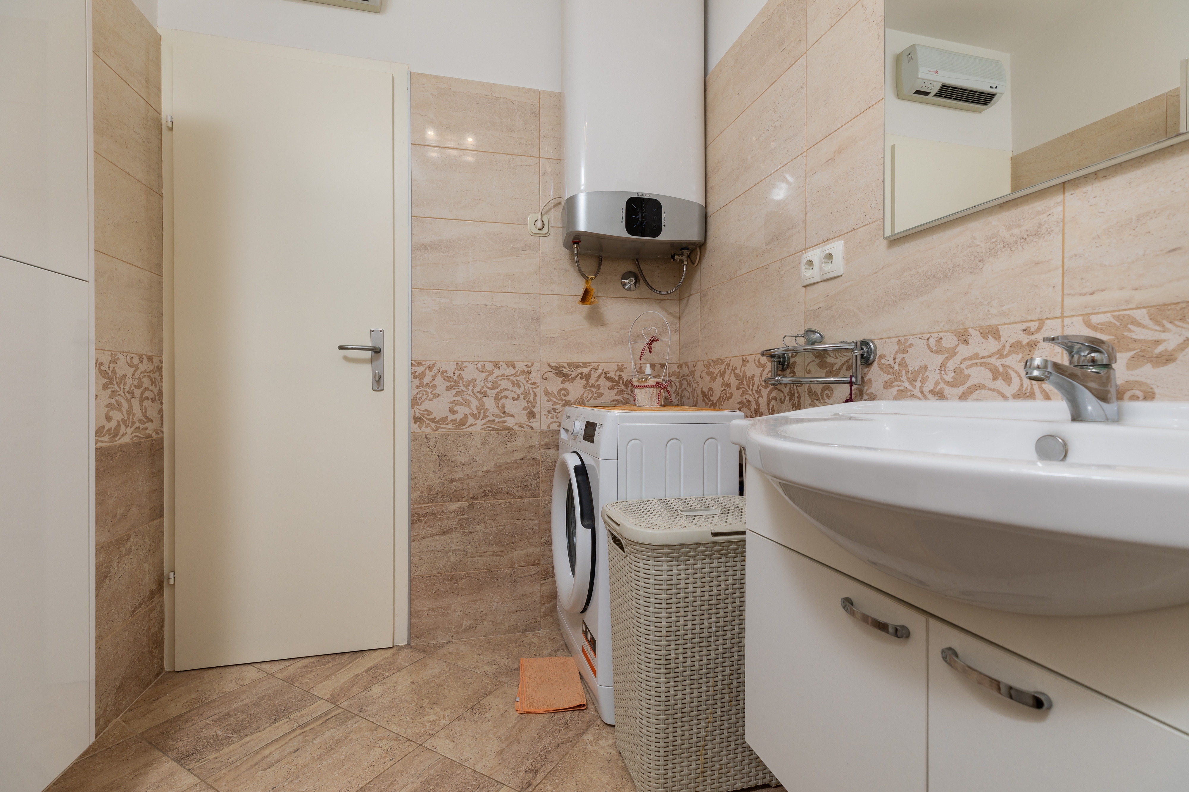 Three bedroom apartment with balcony and sea view Stanići, Omiš  A-a