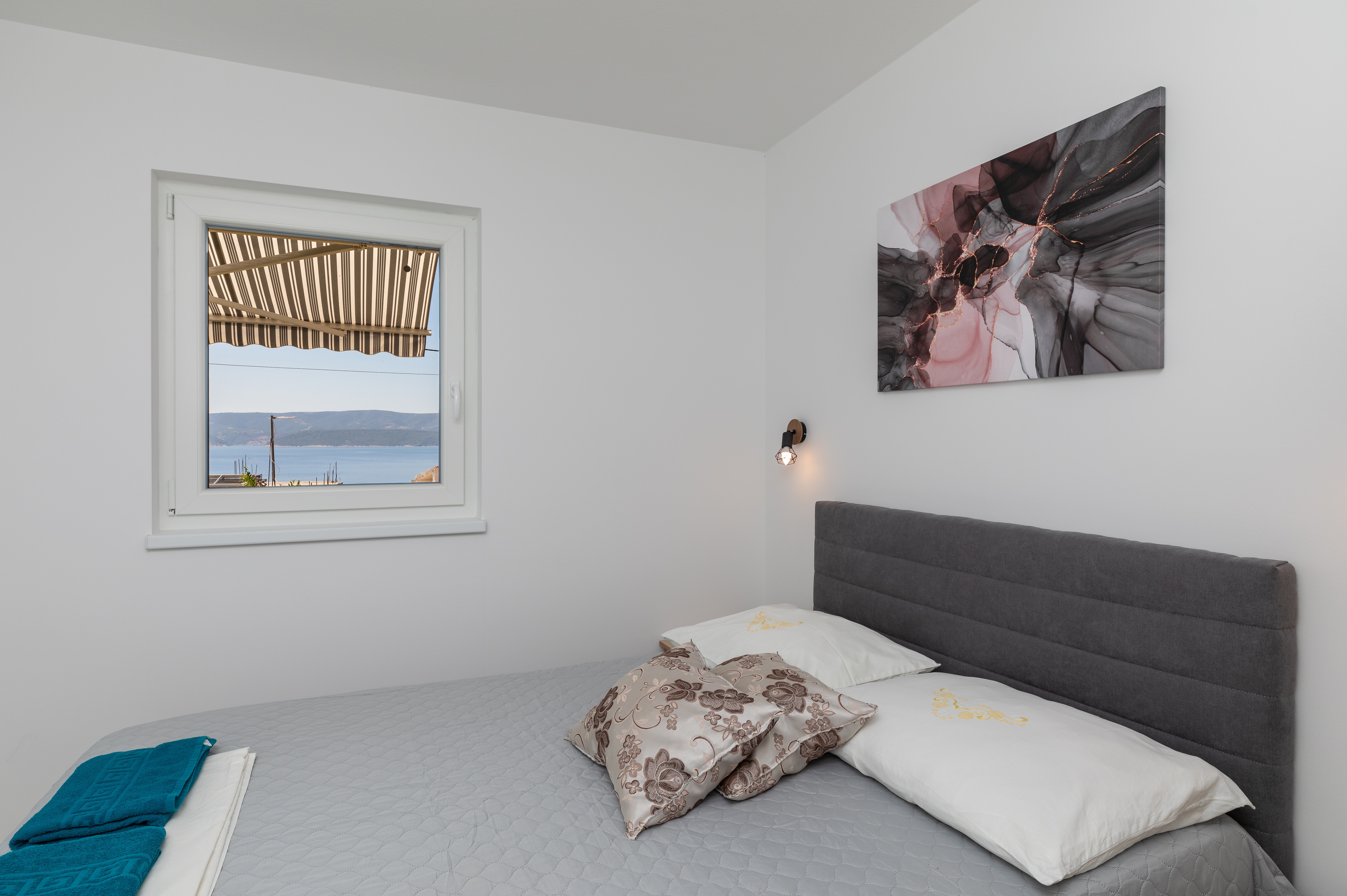 Three bedroom apartment with balcony and sea view Stanići, Omiš  A-a