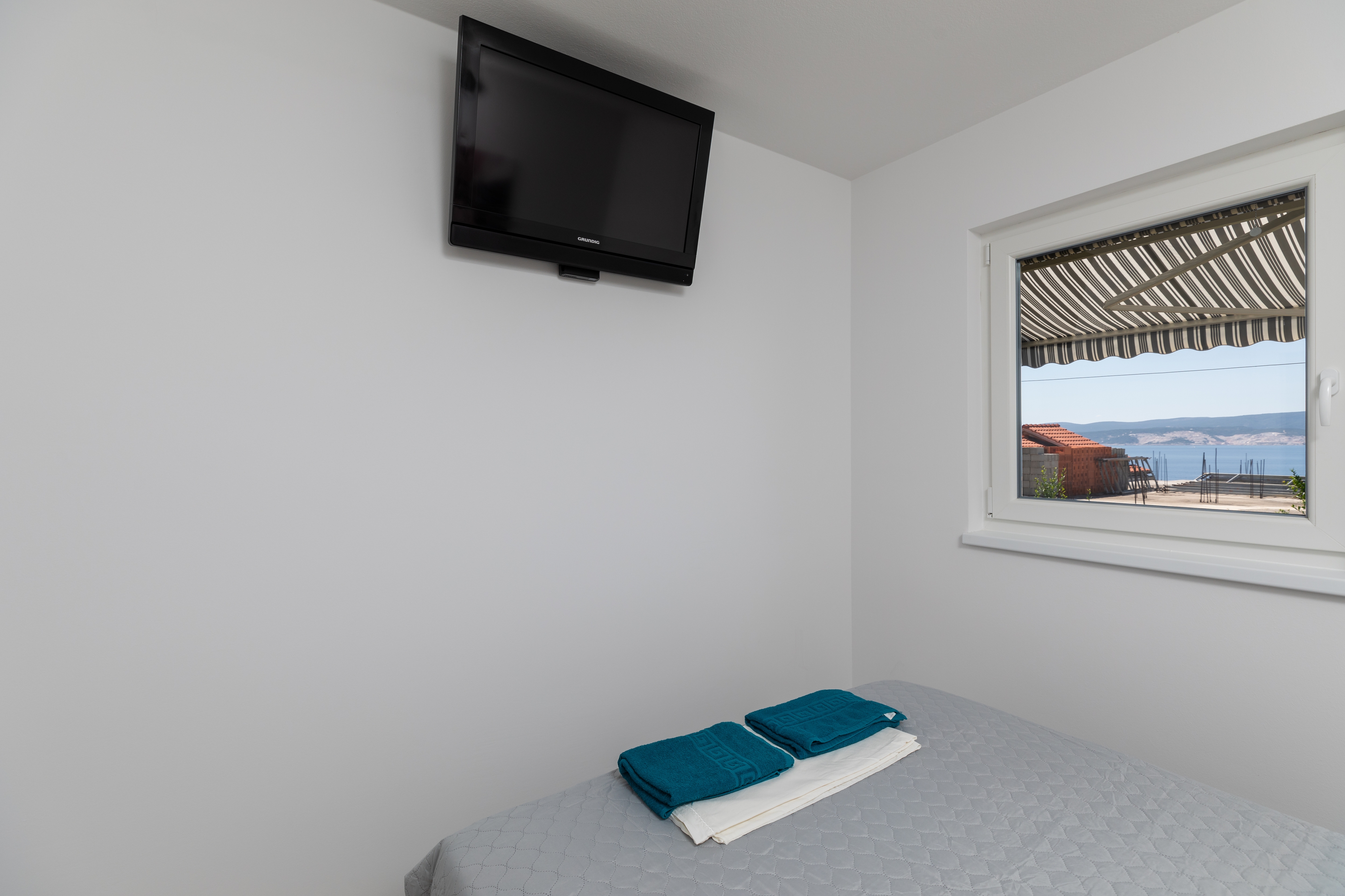 Three bedroom apartment with balcony and sea view Stanići, Omiš  A-a