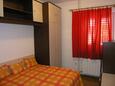Ložnice 2 Postira, Ložnice 2 v ubytování typu apartment, domácí mazlíčci povoleni a WiFi.