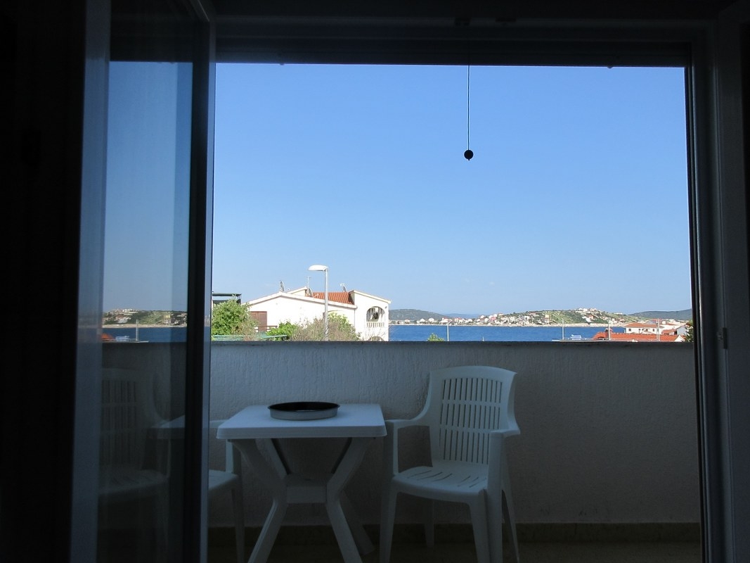 One bedroom apartment with balcony and sea view Cove Oštrička luka, Rogoznica  A-b