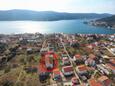 Poljica, Trogir, Propiedad 11454 - Apartamentos with pebble beach.