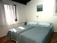 Bedroom 2 Milna, Bedroom 2 in the apartment, WIFI.