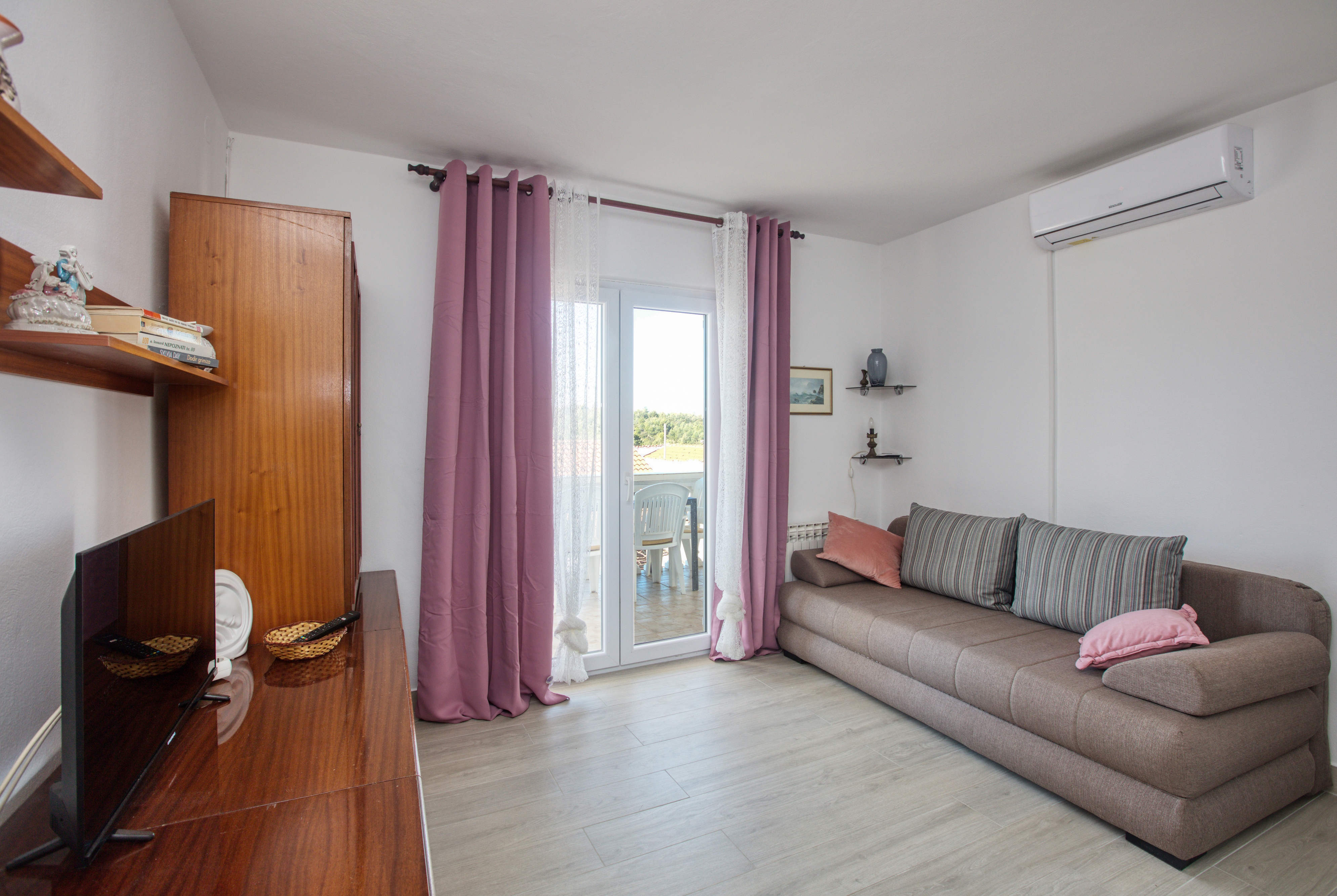 Two bedroom apartment near beach Grebaštica, Šibenik (A-11463-a) Two bedroom apartment near beach Grebaštica, Šibenik (A-11463-a)