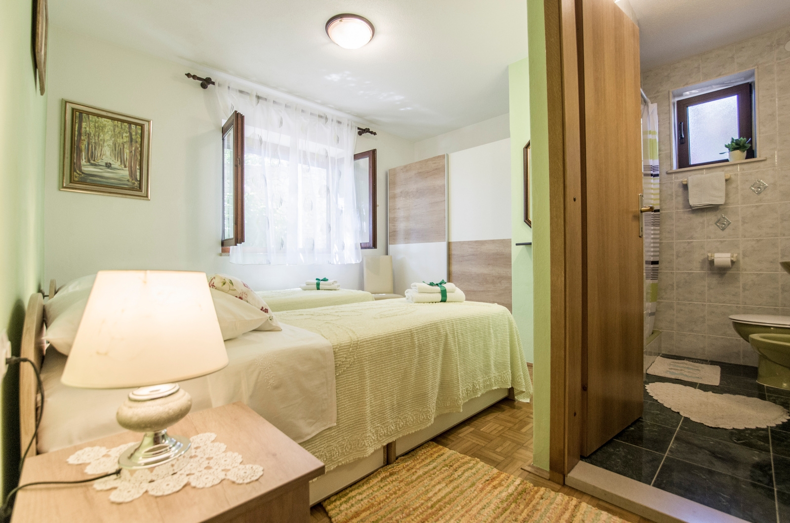 Three bedroom house with terrace and sea view Selca, Brač  K