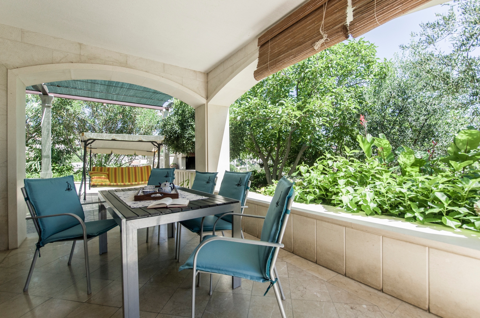 Three bedroom house with terrace and sea view Selca, Brač  K