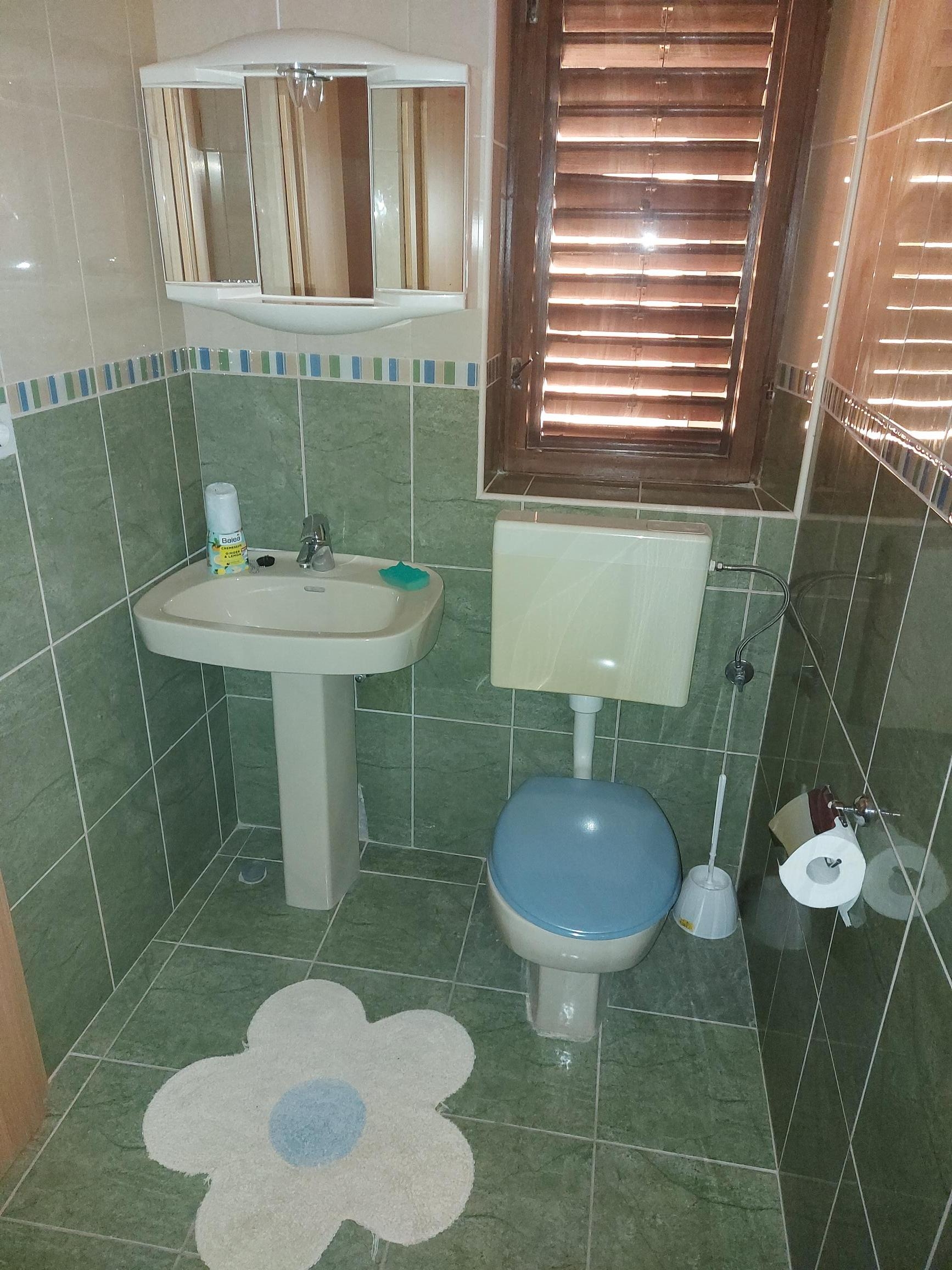 Three bedroom apartment near beach Podgora, Makarska  A-a