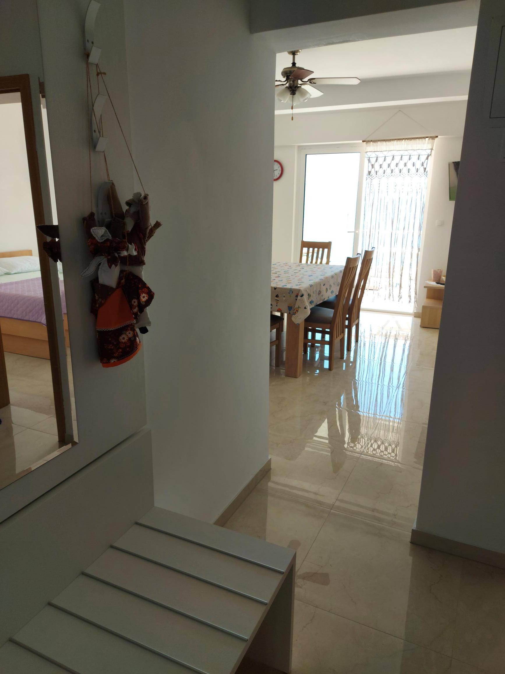 Three bedroom apartment near beach Podgora, Makarska  A-a