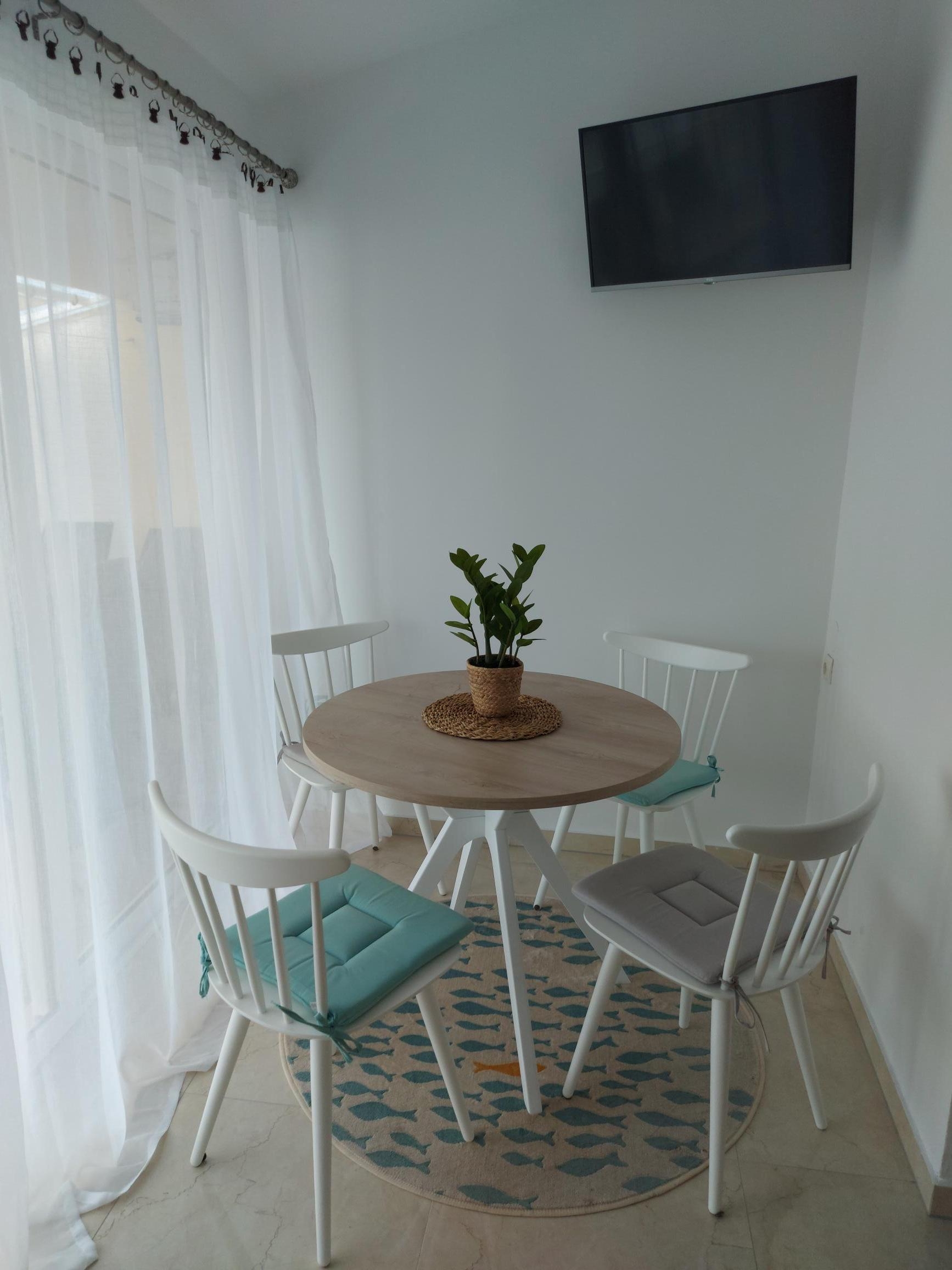 Three bedroom apartment near beach Podgora, Makarska (A-11469-b)